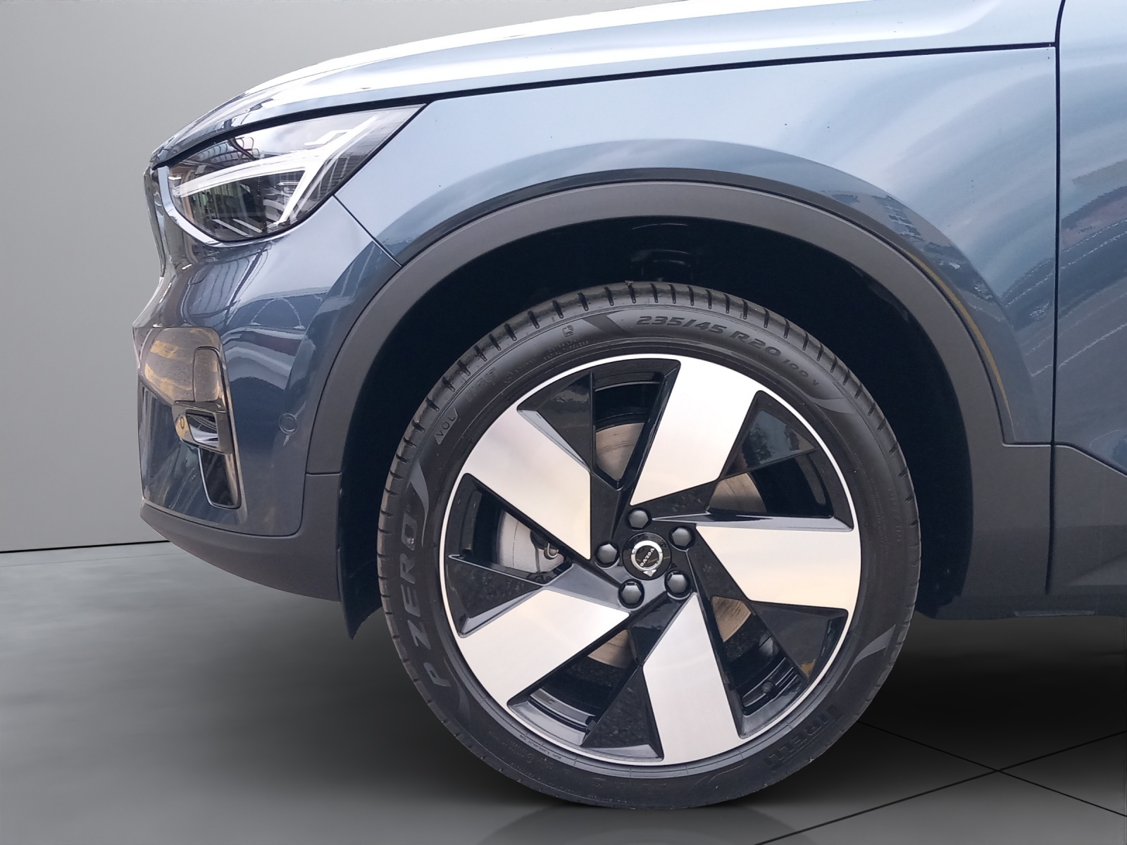 VOLVO EX40 XCENTRIC Twin Ultra AWD-image-16