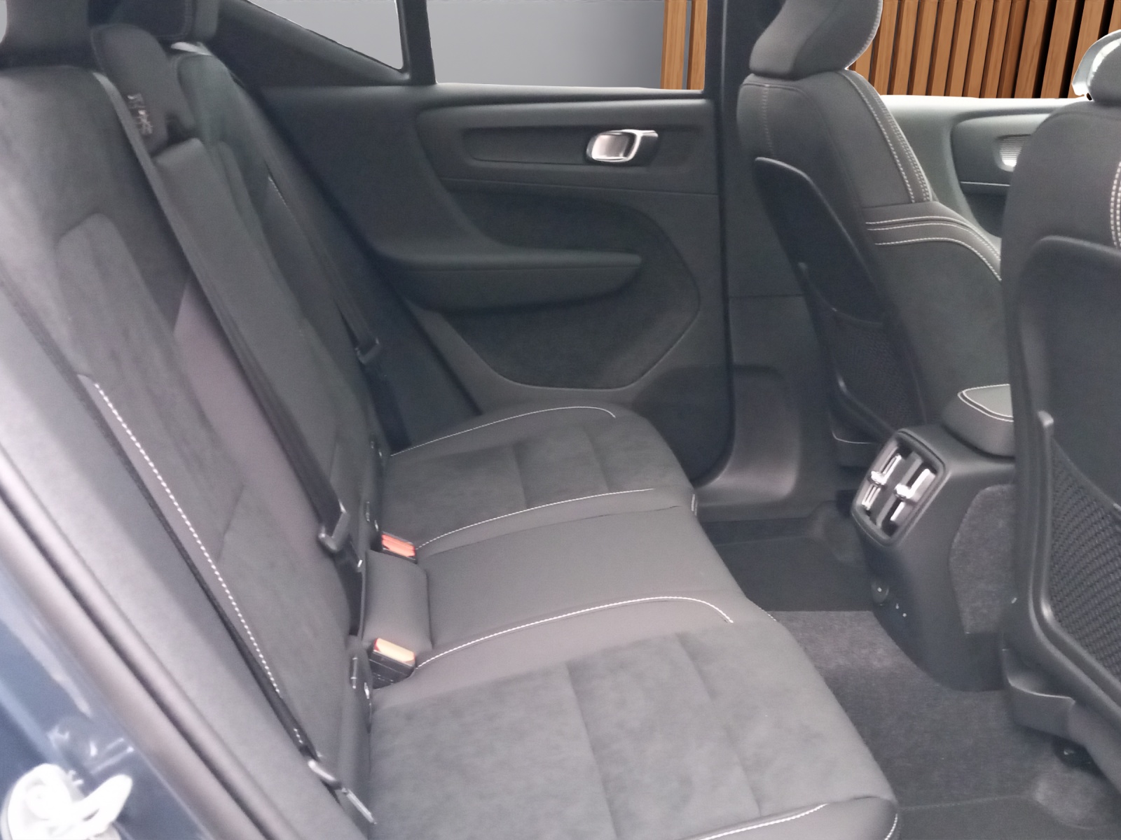 VOLVO EX40 XCENTRIC Twin Ultra AWD-image-10
