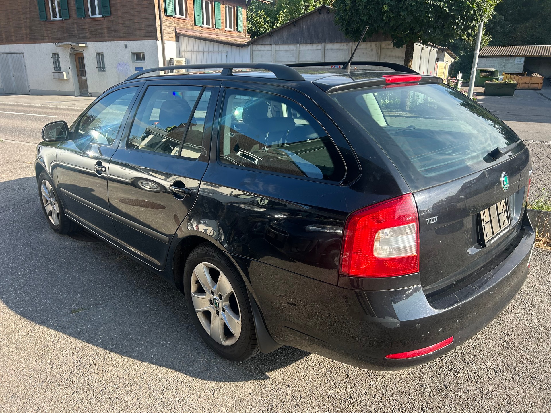 SKODA Octavia Combi 1.6 TDI Ambition-image-3