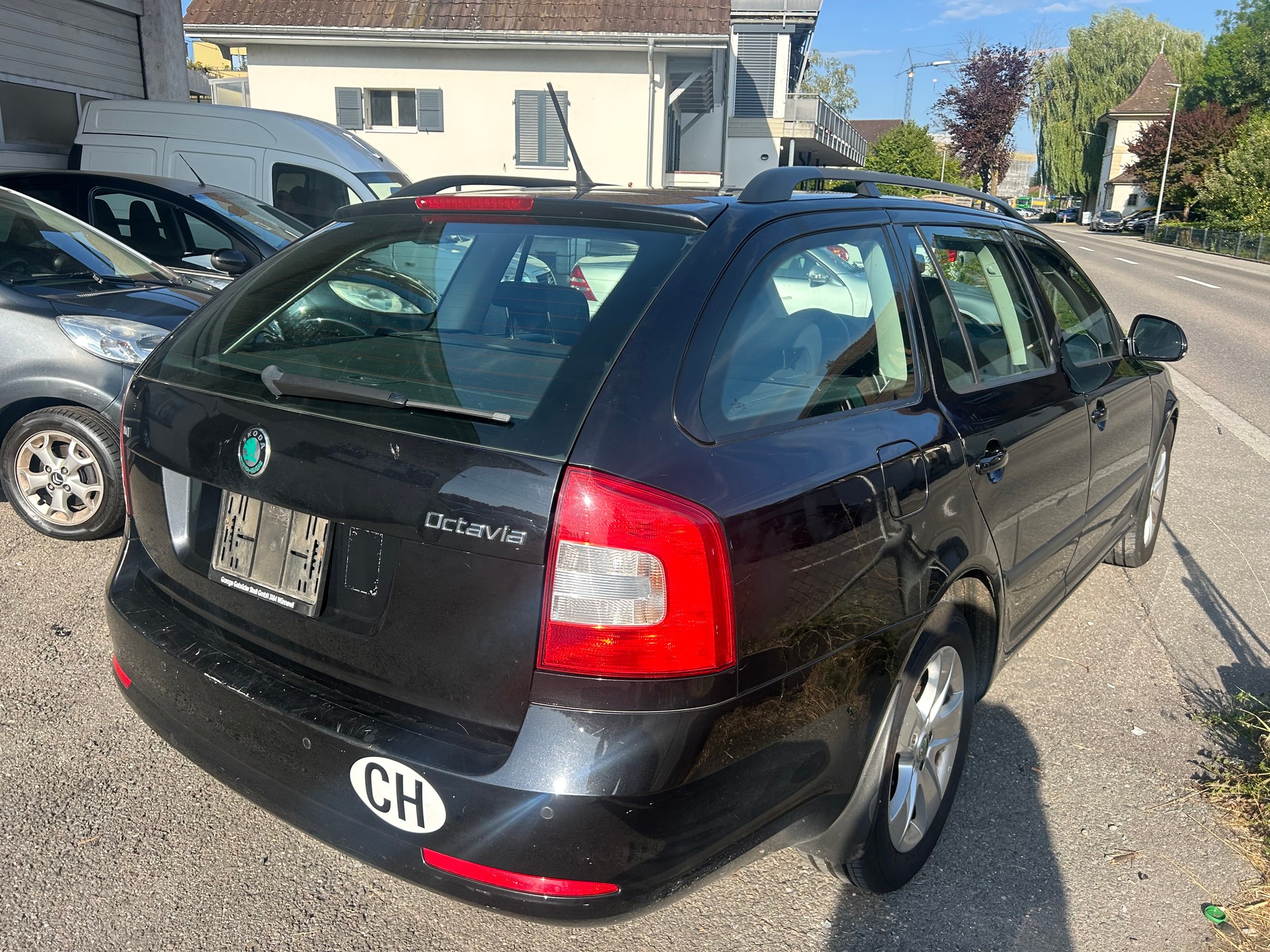 SKODA Octavia Combi 1.6 TDI Ambition-image-6