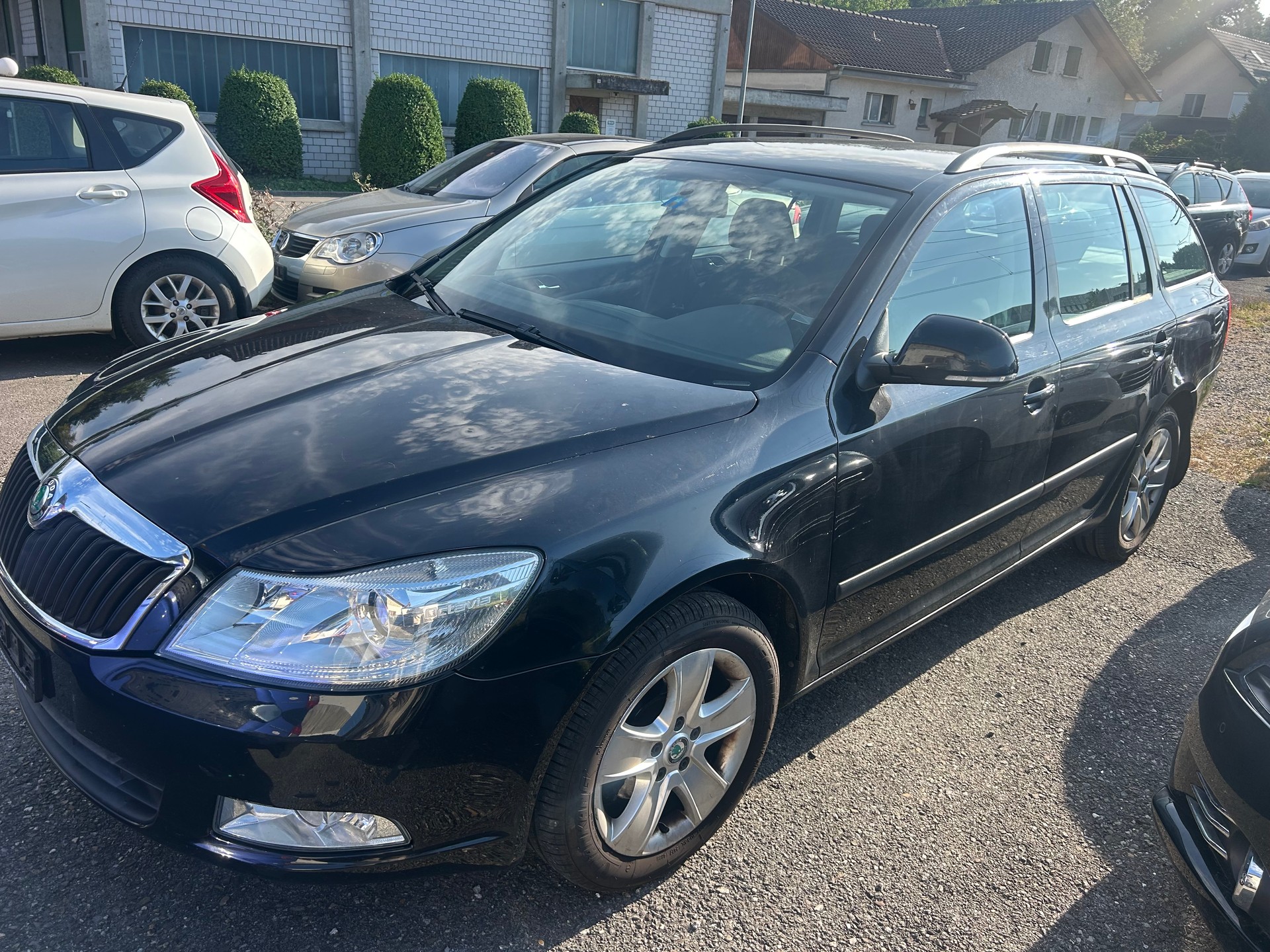 SKODA Octavia Combi 1.6 TDI Ambition-image-12