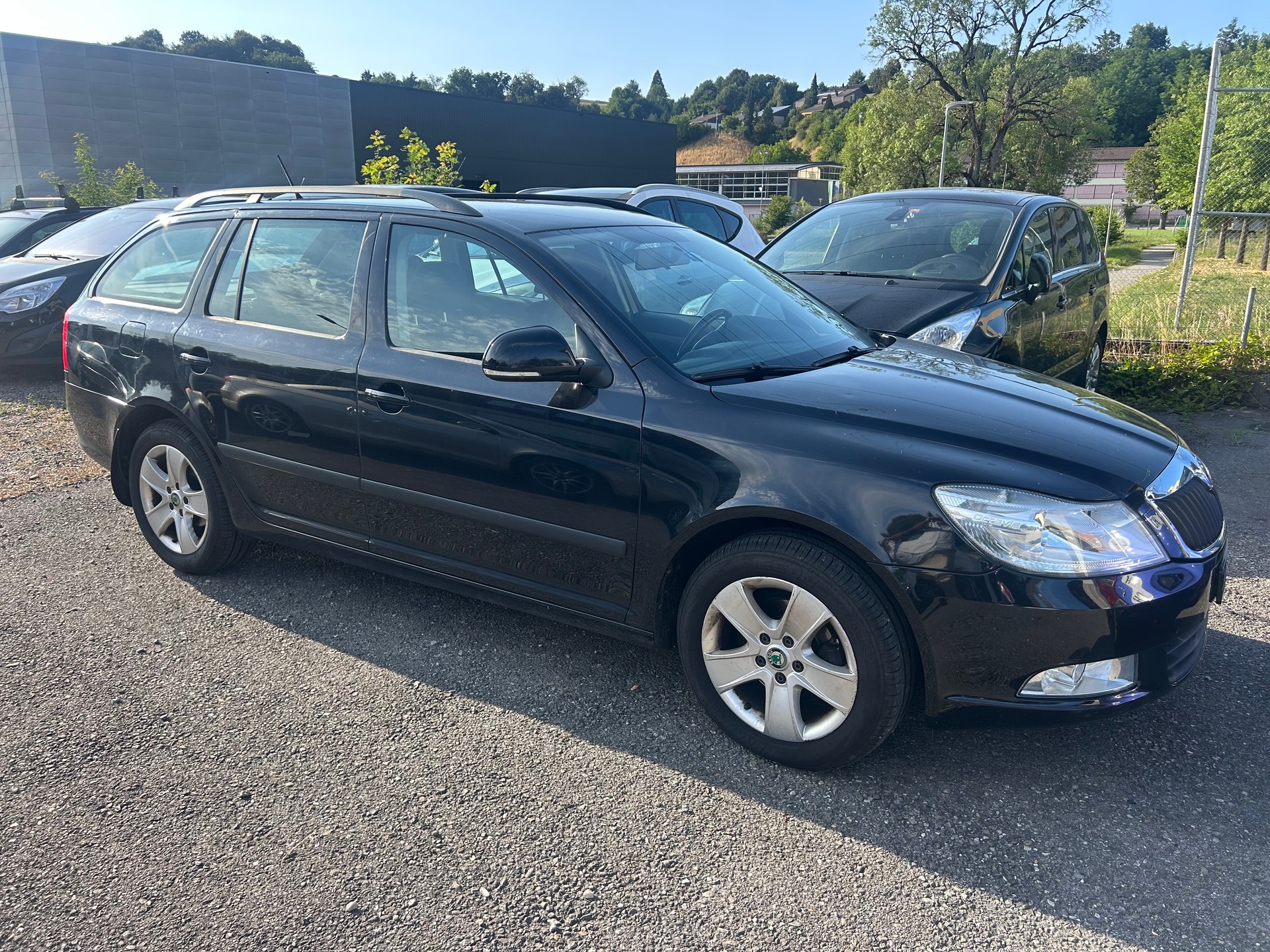 SKODA Octavia Combi 1.6 TDI Ambition-image-11