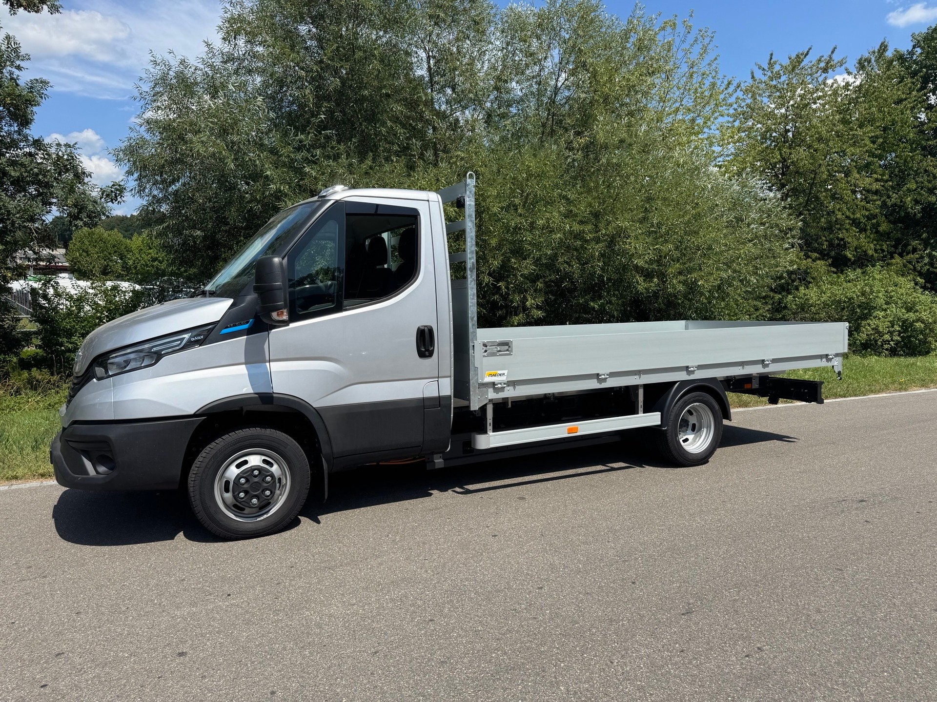 IVECO eDaily 42C14E/P inkl. Ladebrücke-image-1