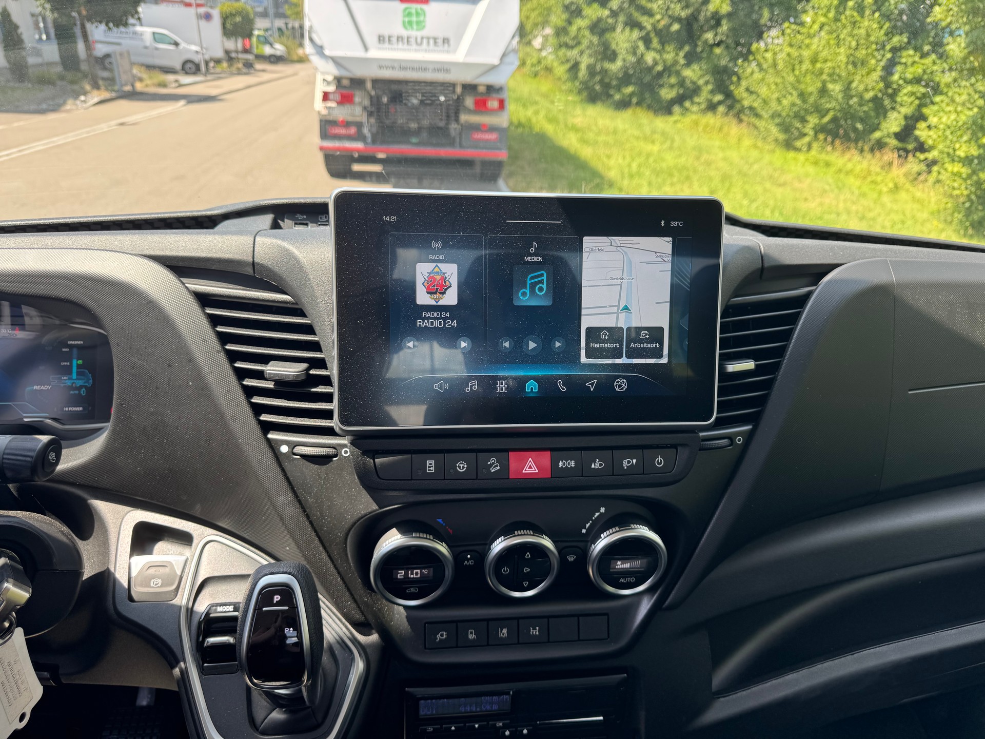 IVECO eDaily 42C14E/P inkl. Ladebrücke-image-4