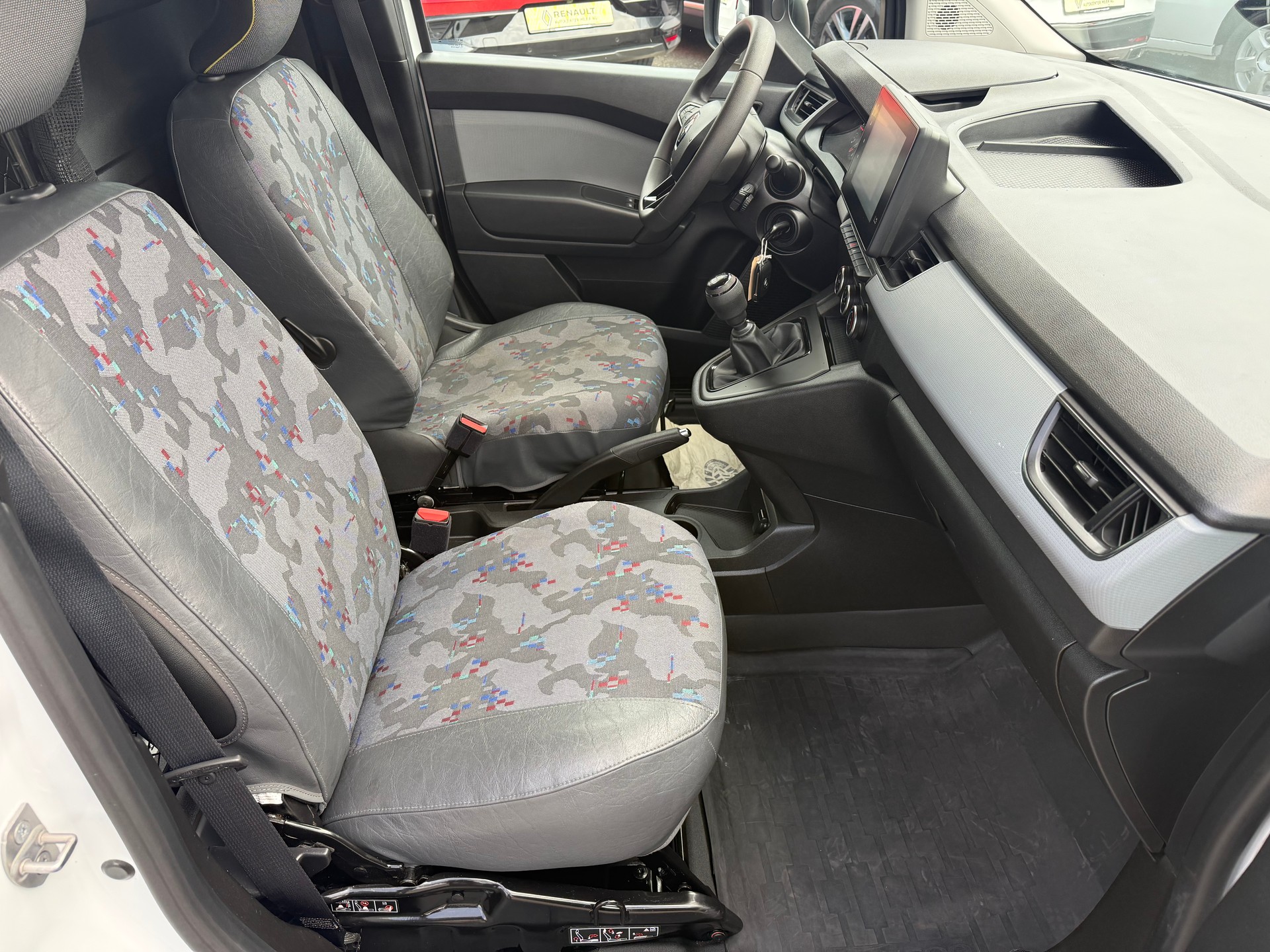 RENAULT Kangoo Van 1.5 dCi Standard 95 Extra-image-9