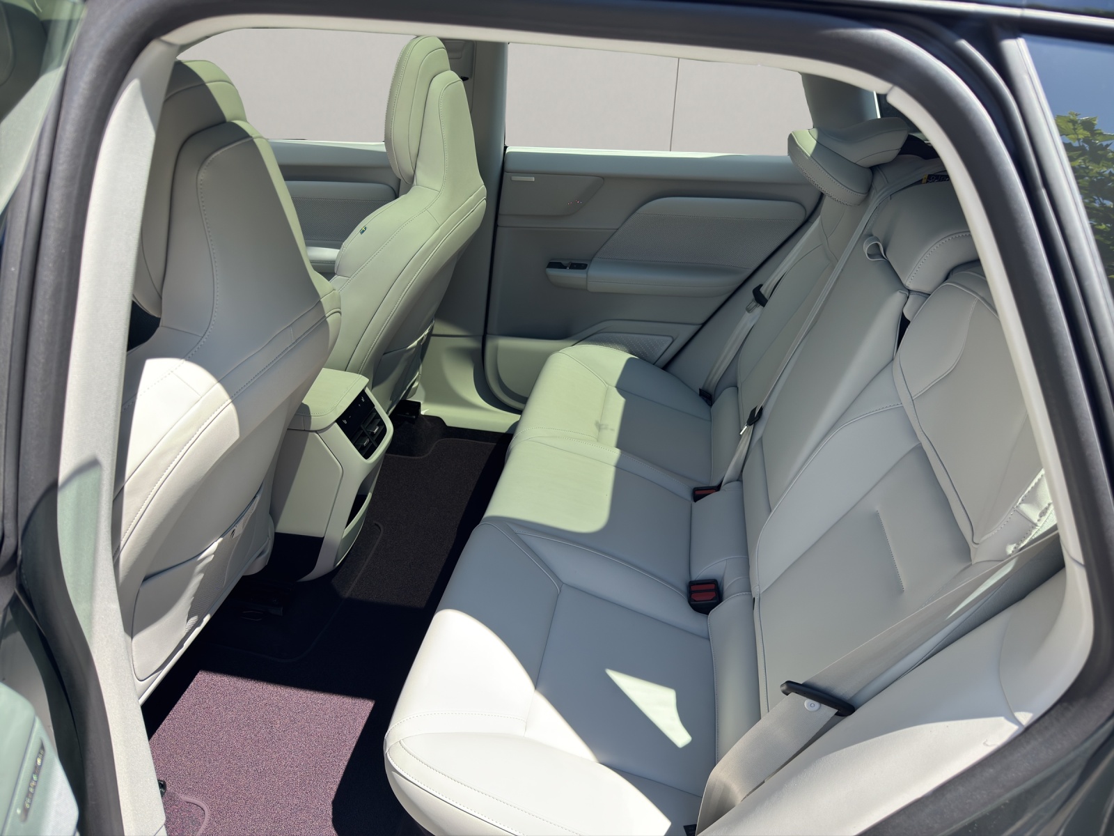 VOLVO EX60 Twin Ultra AWD-image-6