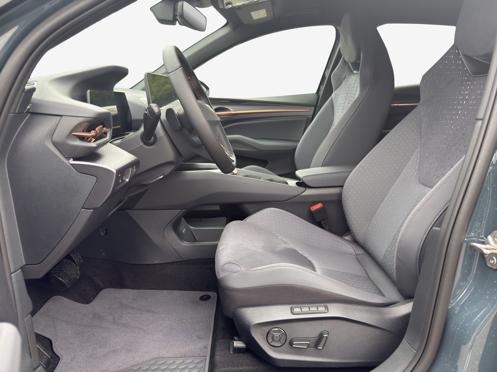CUPRA Raval 52 kWh Dynamic+ Launch Edition-image-7