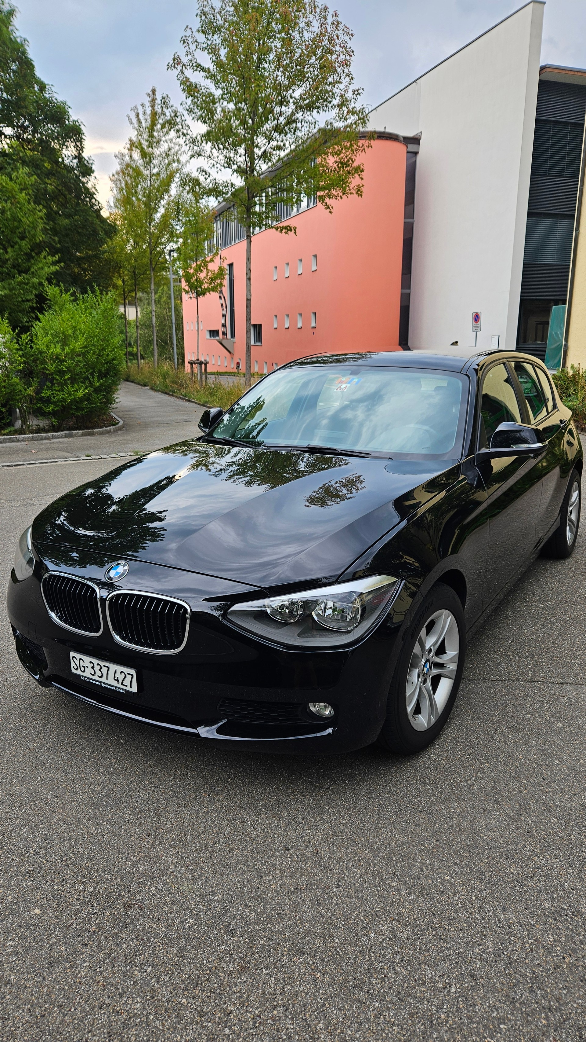 BMW 116i-image-1