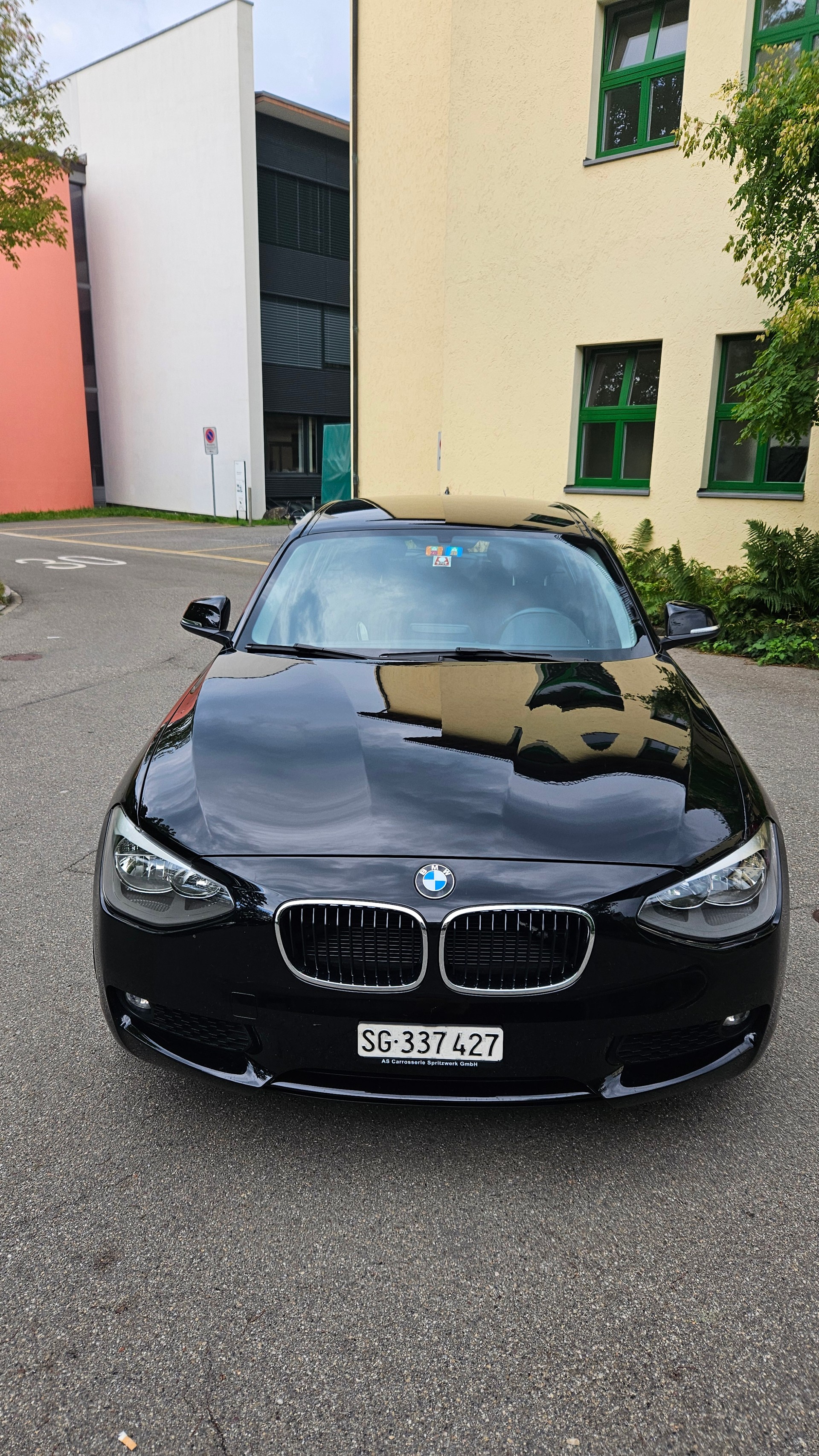BMW 116i-image-0