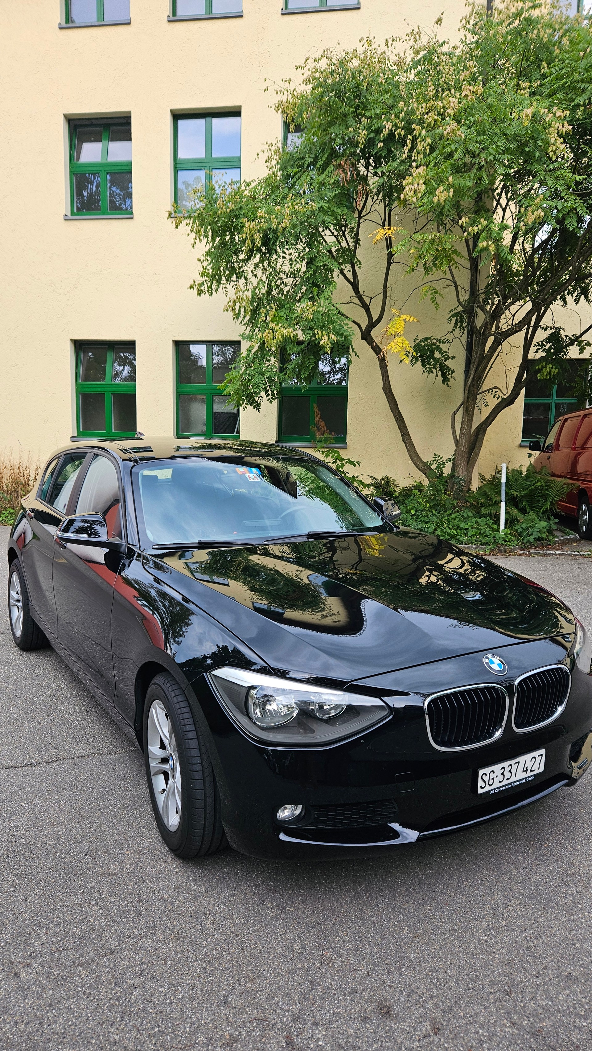BMW 116i-image-2