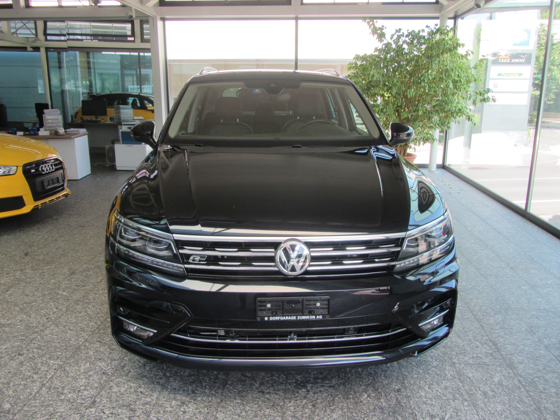VW Tiguan 2.0 TDI SCR Highline 4Motion DSG-image-2