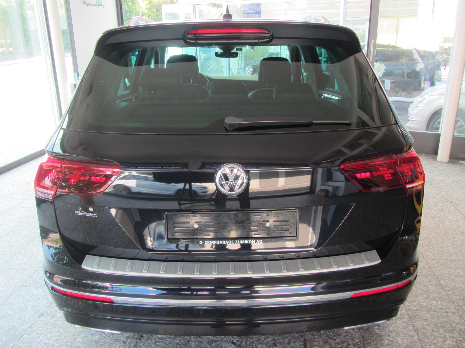 VW Tiguan 2.0 TDI SCR Highline 4Motion DSG-image-3