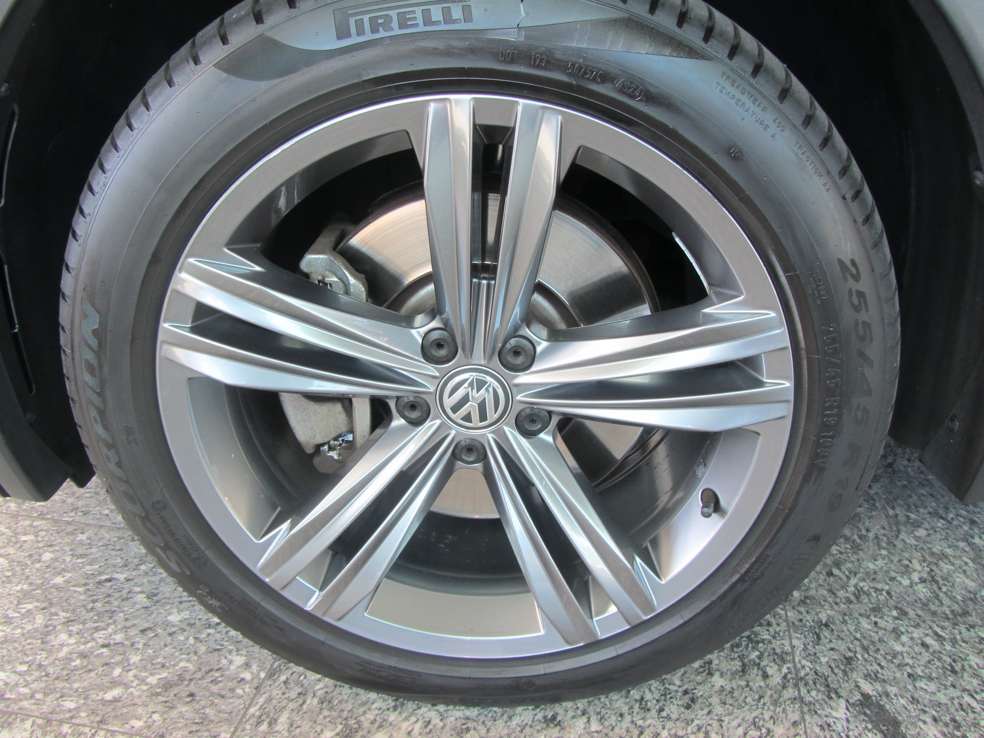 VW Tiguan 2.0 TDI SCR Highline 4Motion DSG-image-14