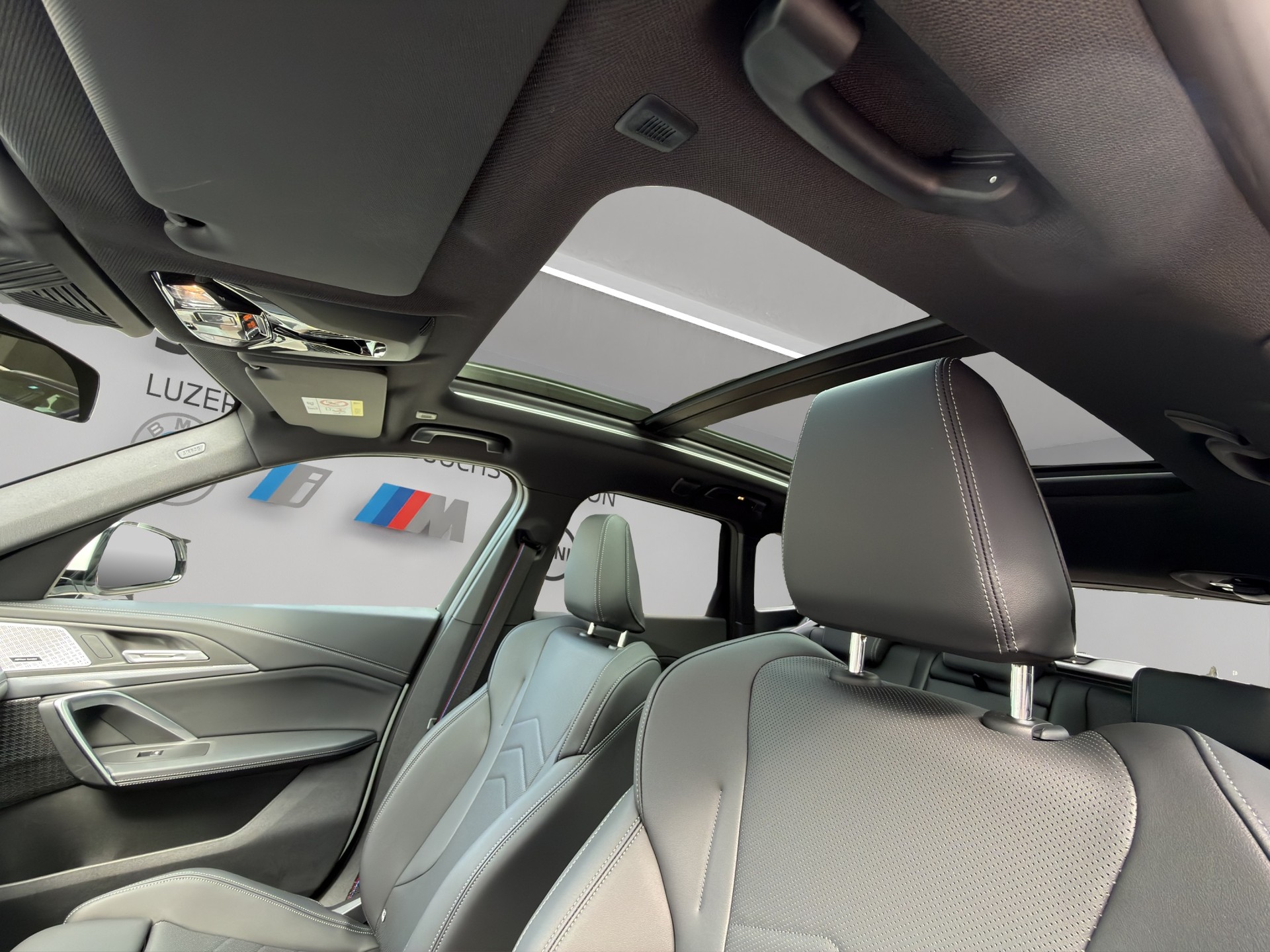BMW iX1 xDrive 30 M Sport Pro-image-12