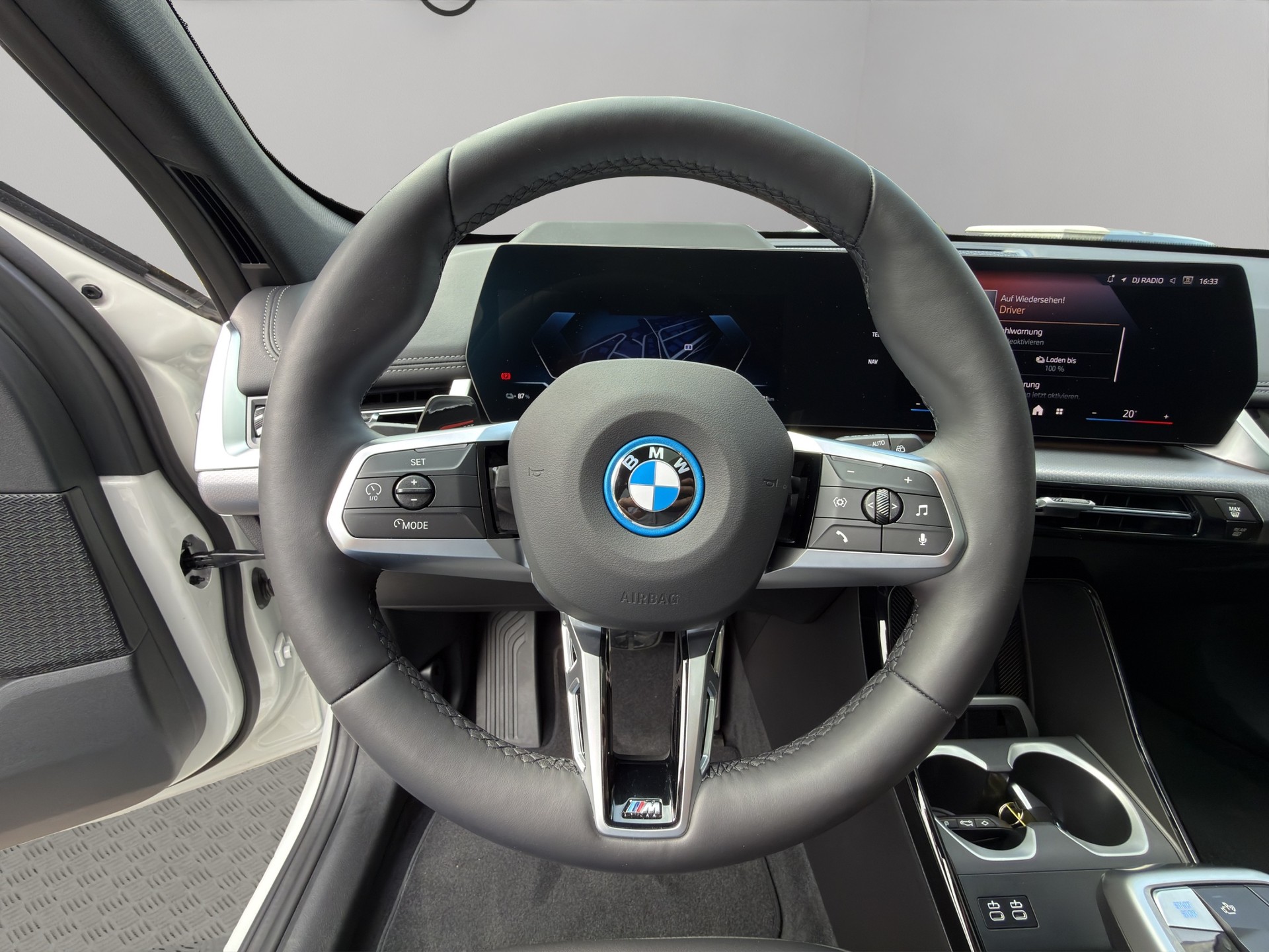 BMW iX1 xDrive 30 M Sport Pro-image-13
