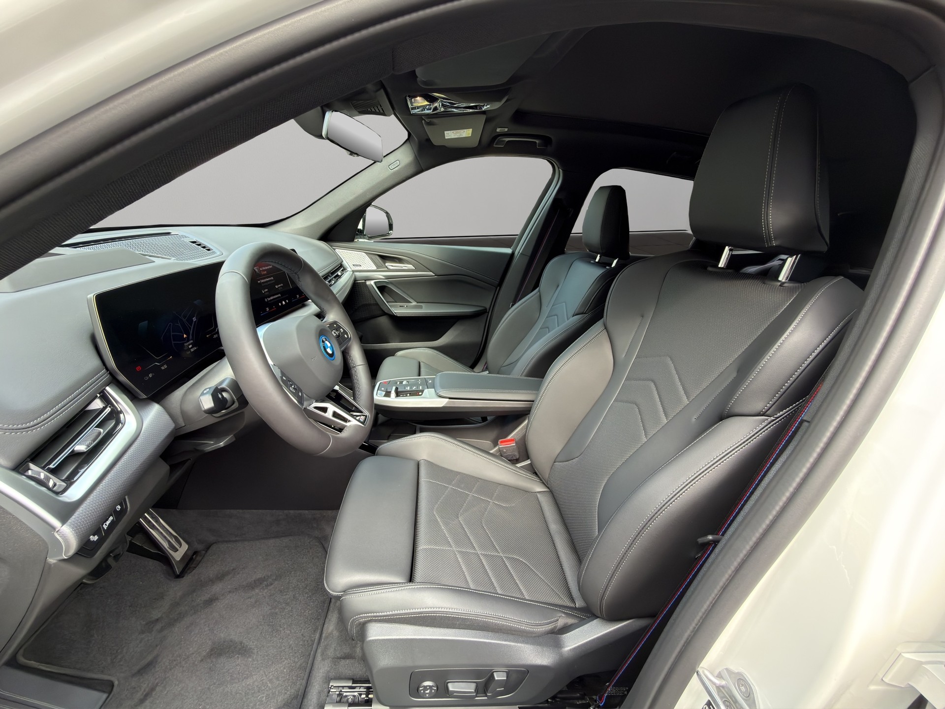 BMW iX1 xDrive 30 M Sport Pro-image-11