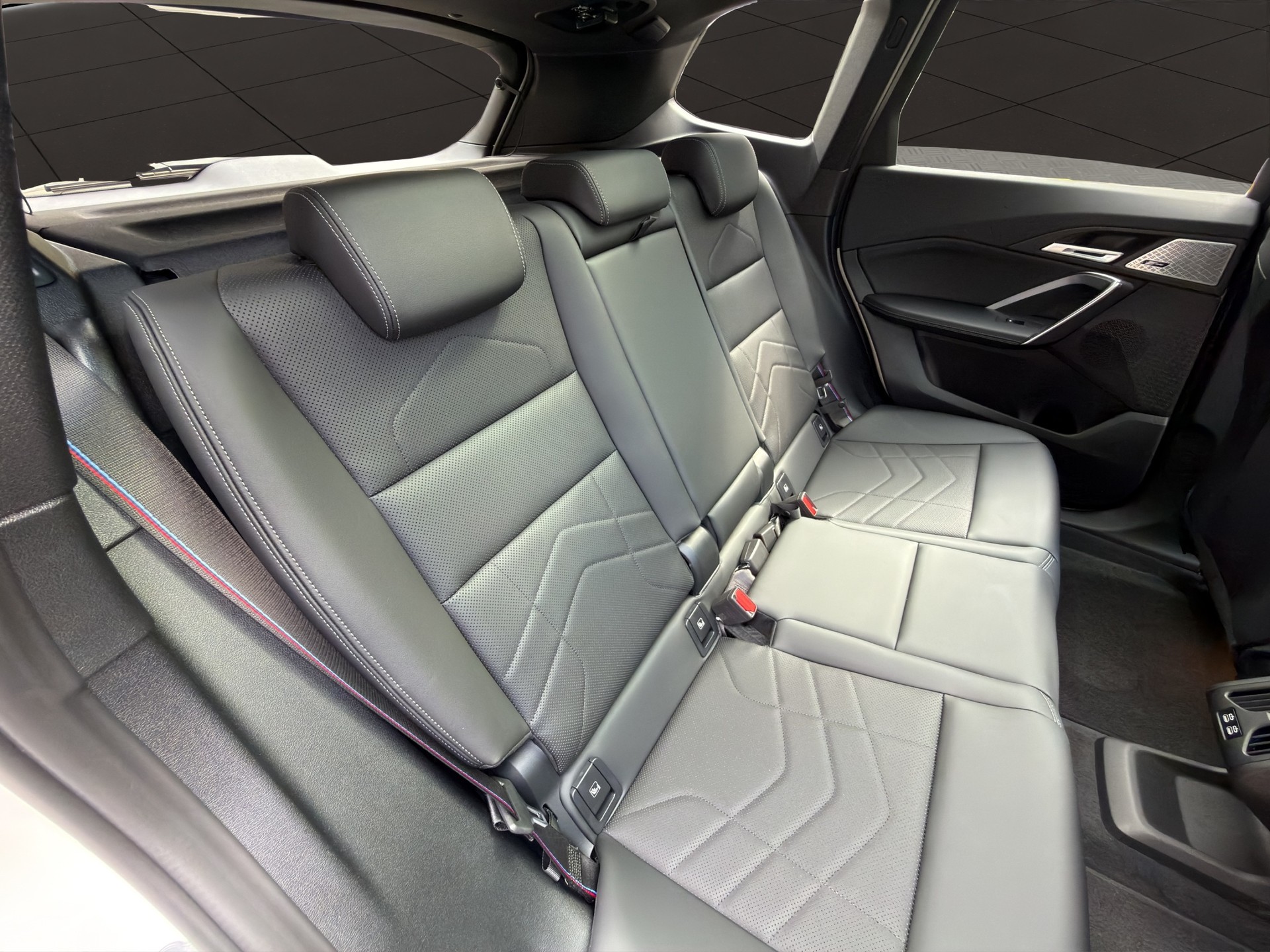 BMW iX1 xDrive 30 M Sport Pro-image-21