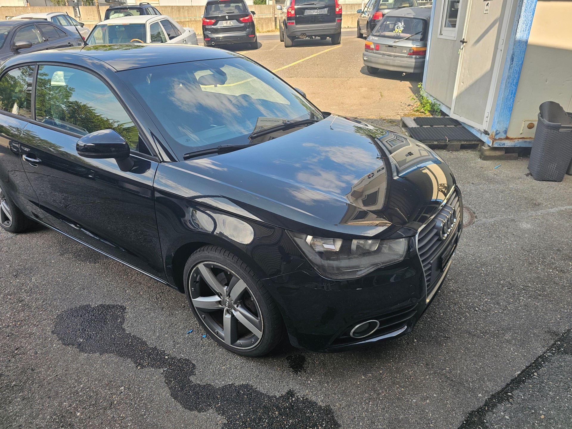 AUDI A1 1.6 TDI Attraction-image-2