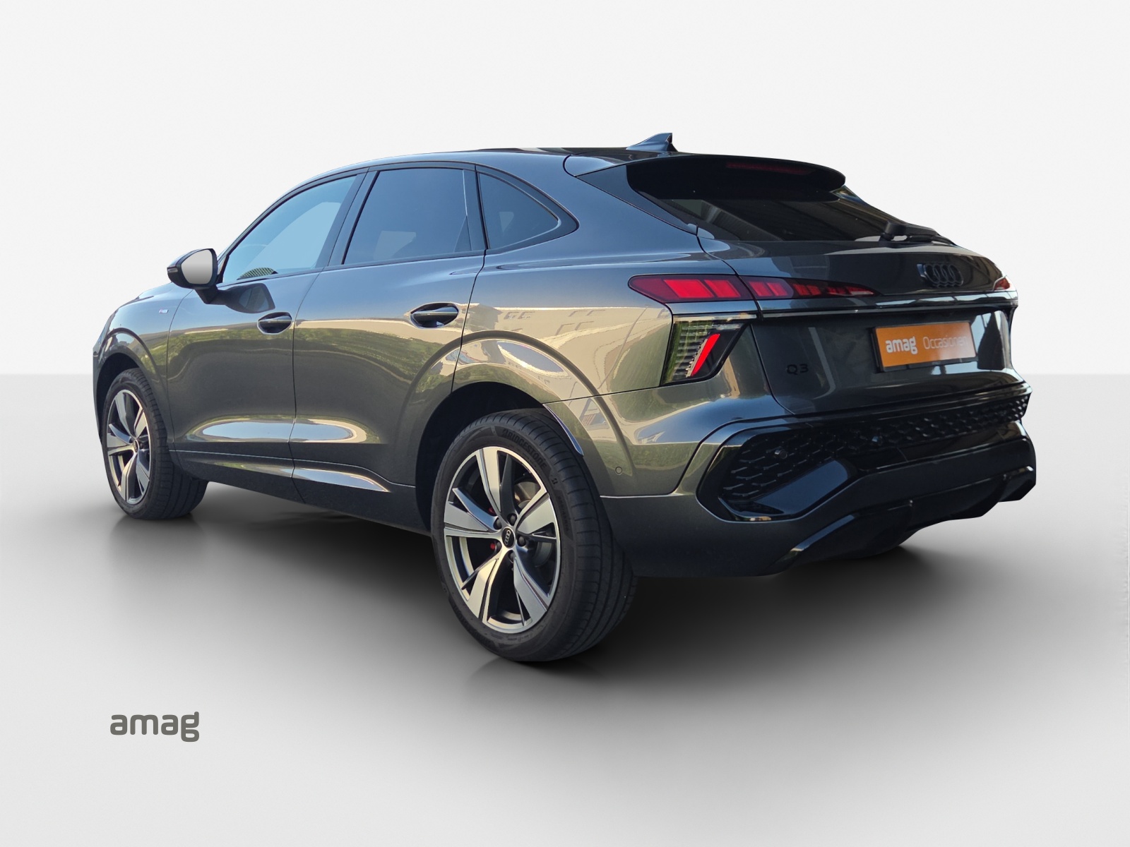 AUDI Q3 Sportback 110 kW TFSI S tronic-image-2