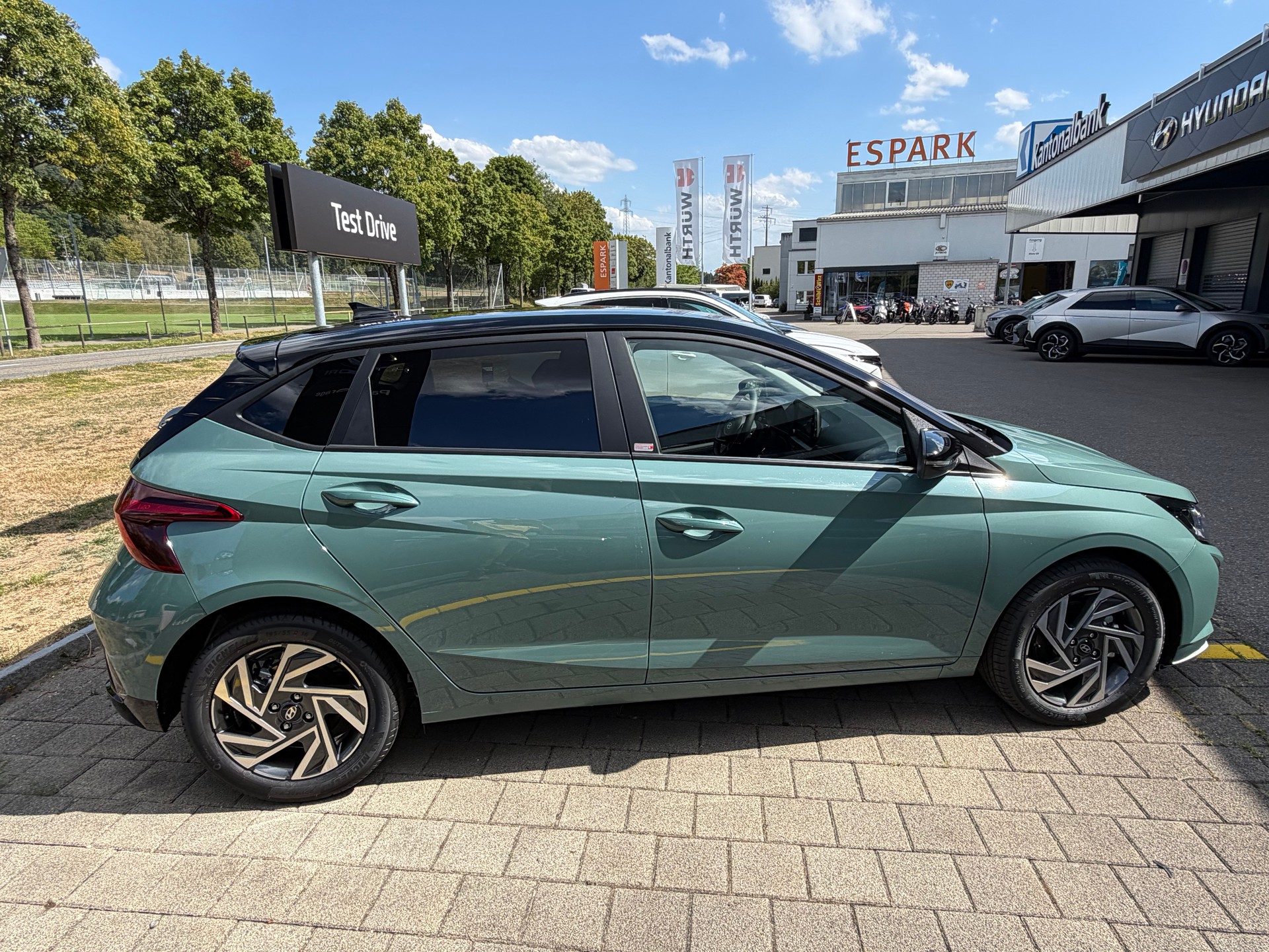 HYUNDAI i20 1.0 T-GDi Amplia GO! DCT-image-3