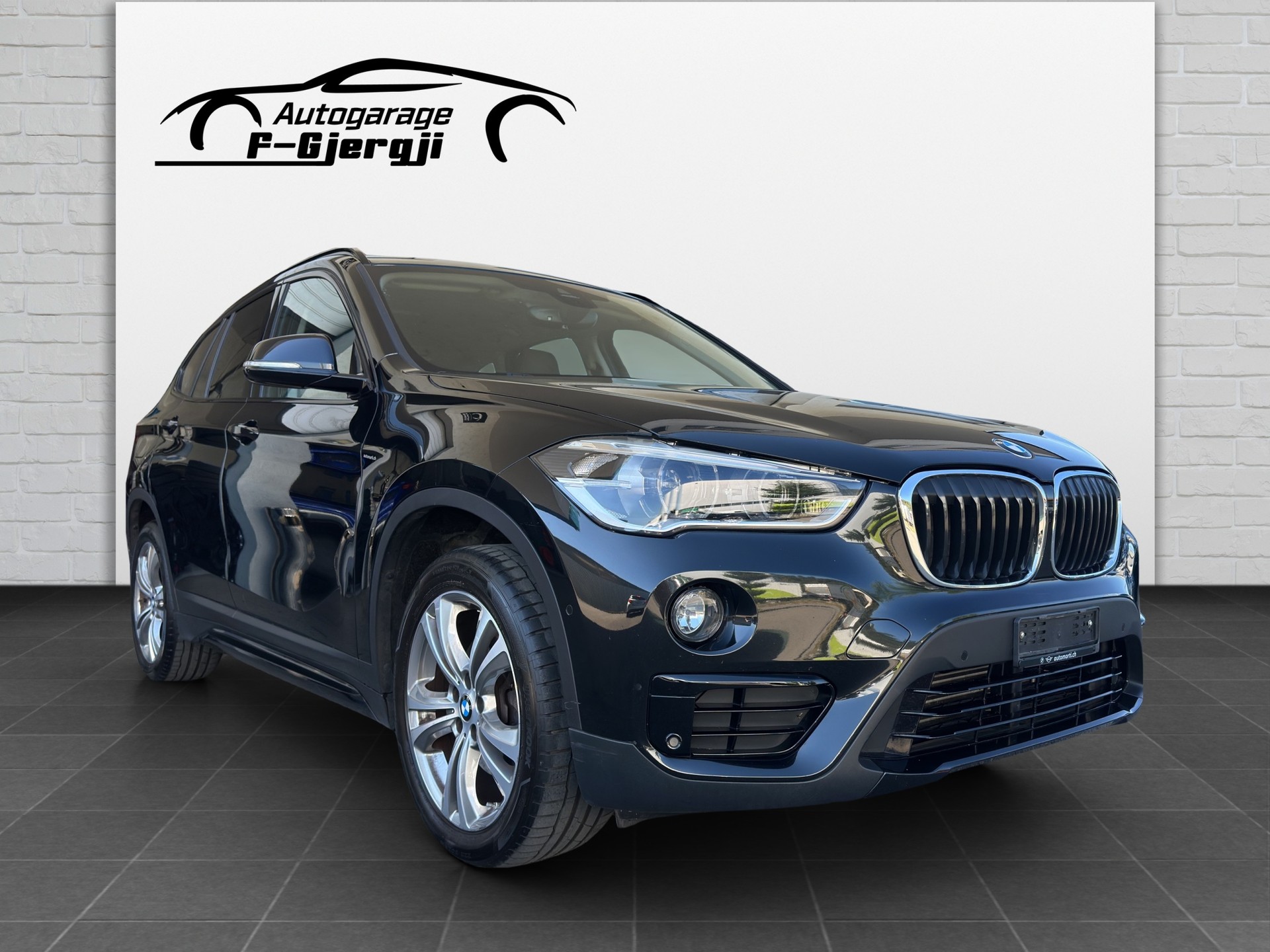 BMW X1 xDrive 18d xLine Steptronic-showroom-element-1