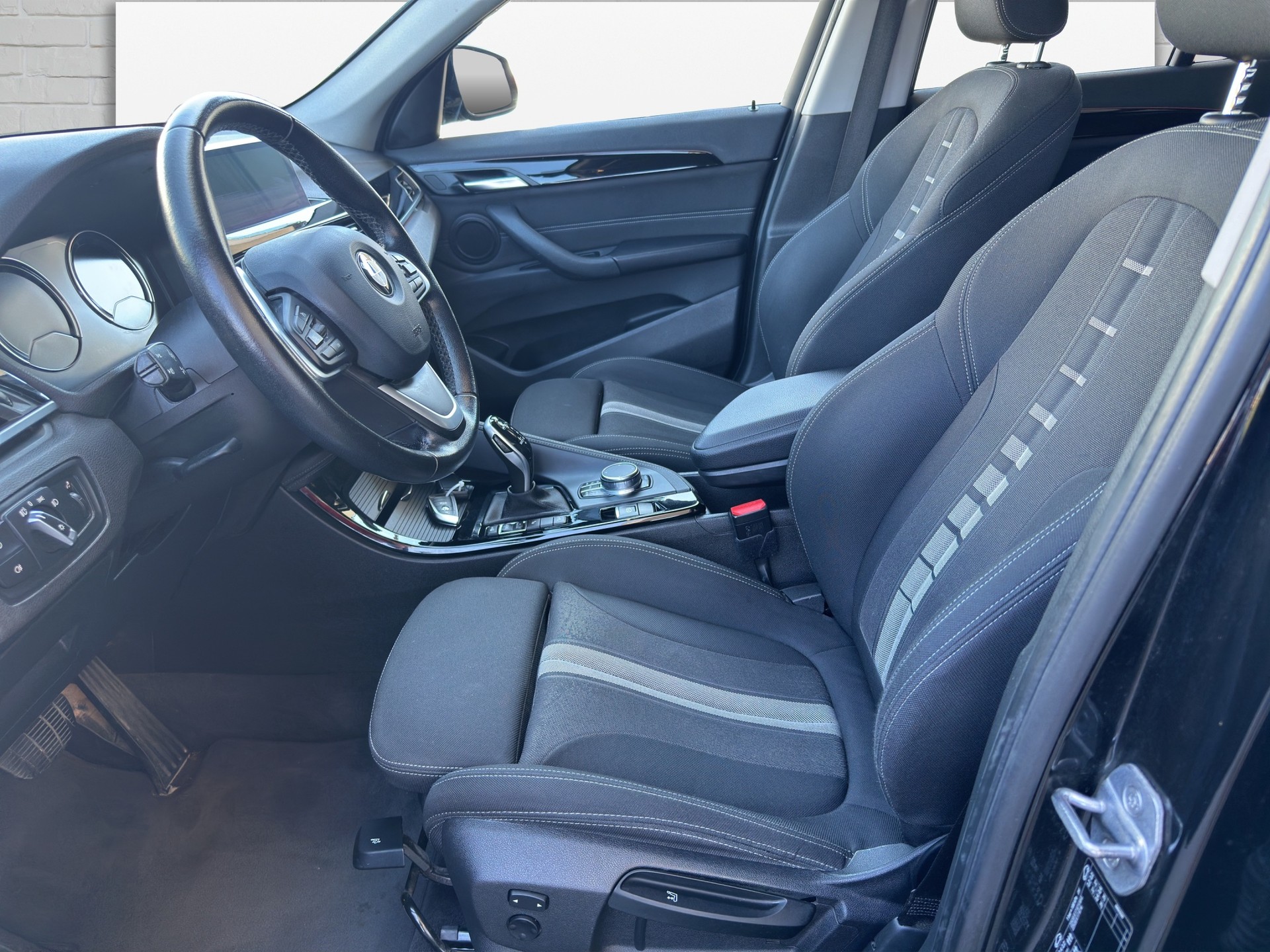 BMW X1 xDrive 18d xLine Steptronic-image-11