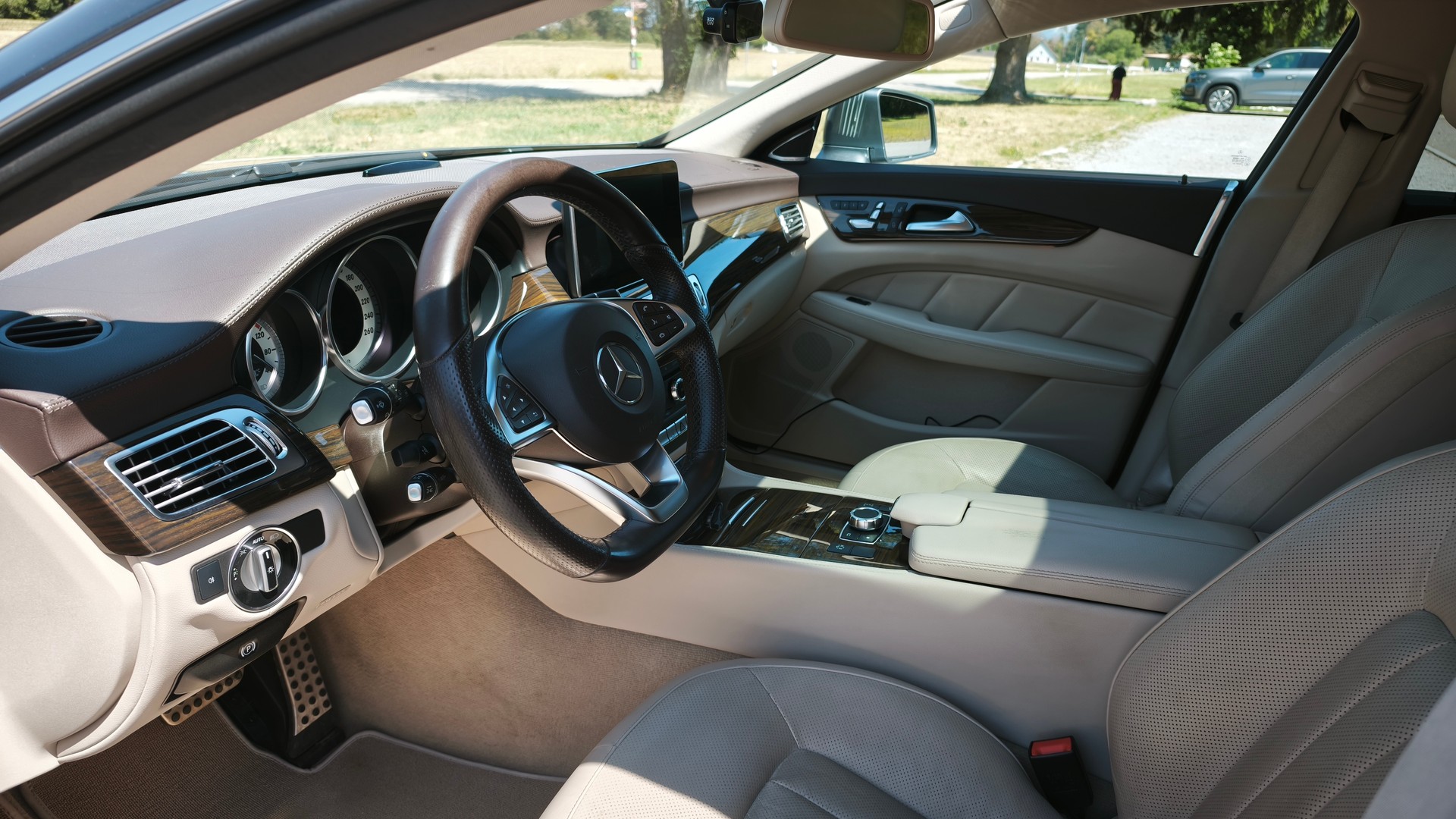 MERCEDES-BENZ CLS 500 V8 4matic-image-3