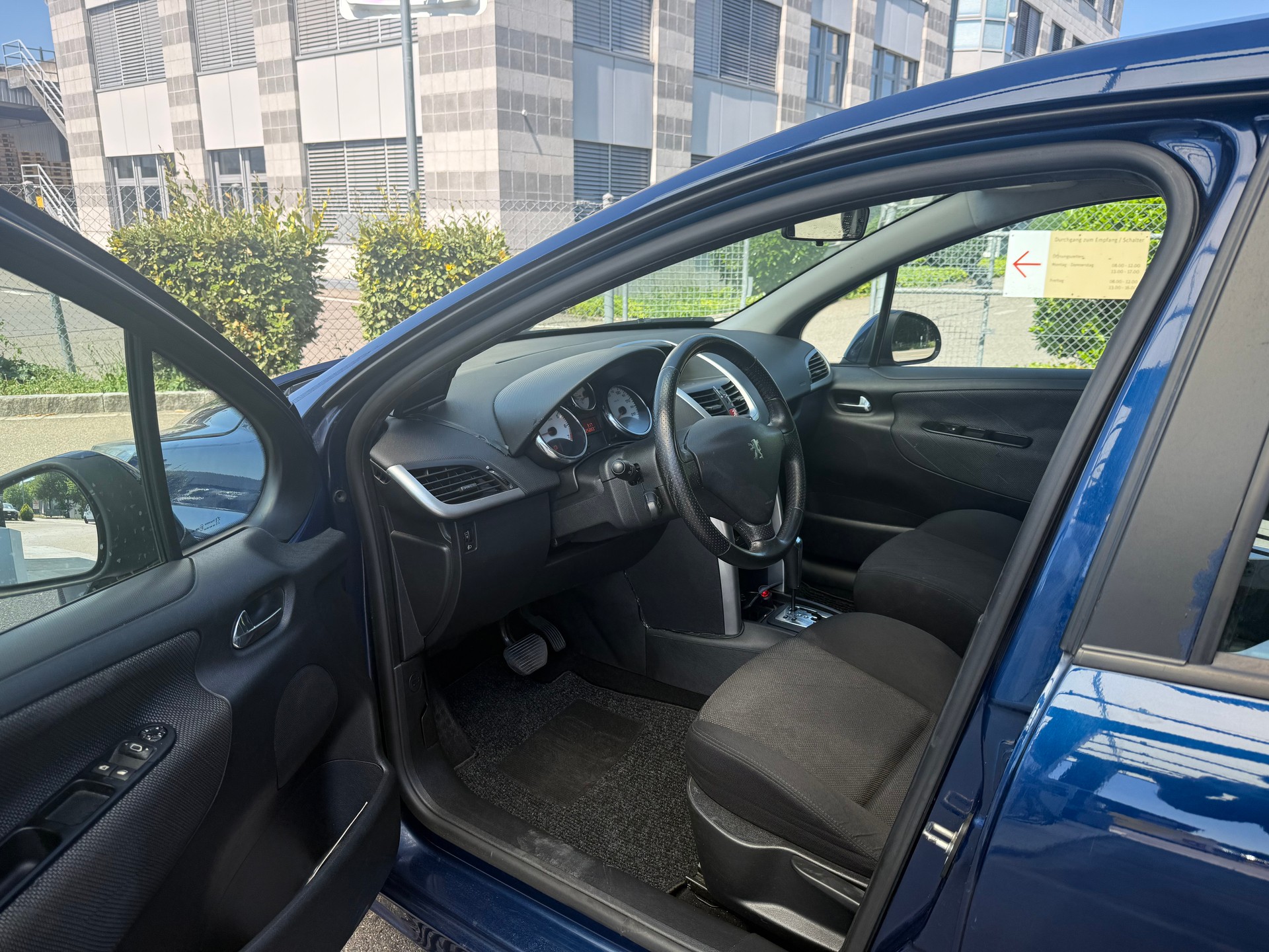 PEUGEOT 207 SW 1.6 16V Sport Automatic / Frisch ab MFK & Service / Rückfahrkamera / Klima / PDC / Tempomat / Panoramadach-image-9