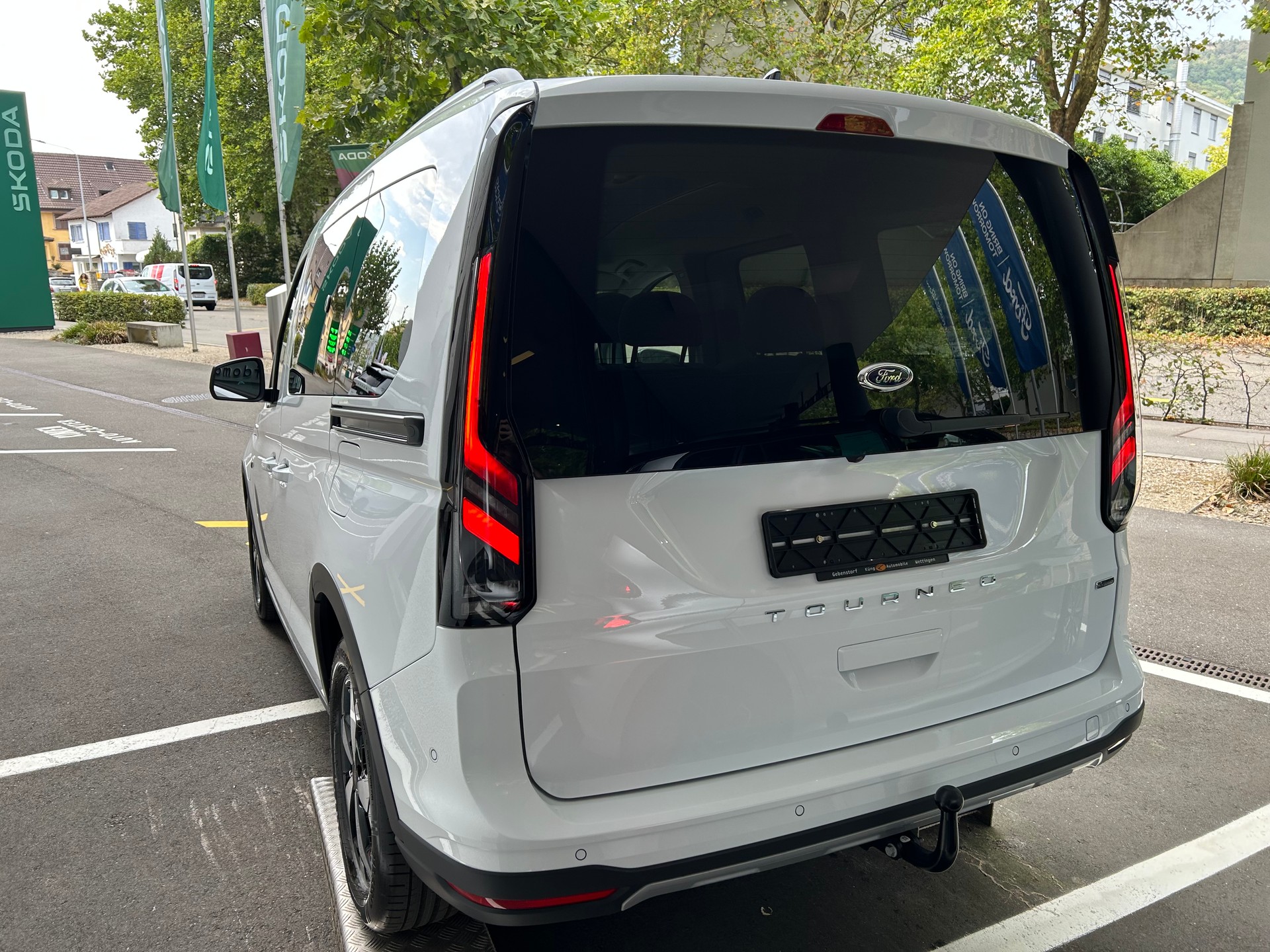 FORD Tourneo Connect 1.5 PHEV Active Automat-image-5