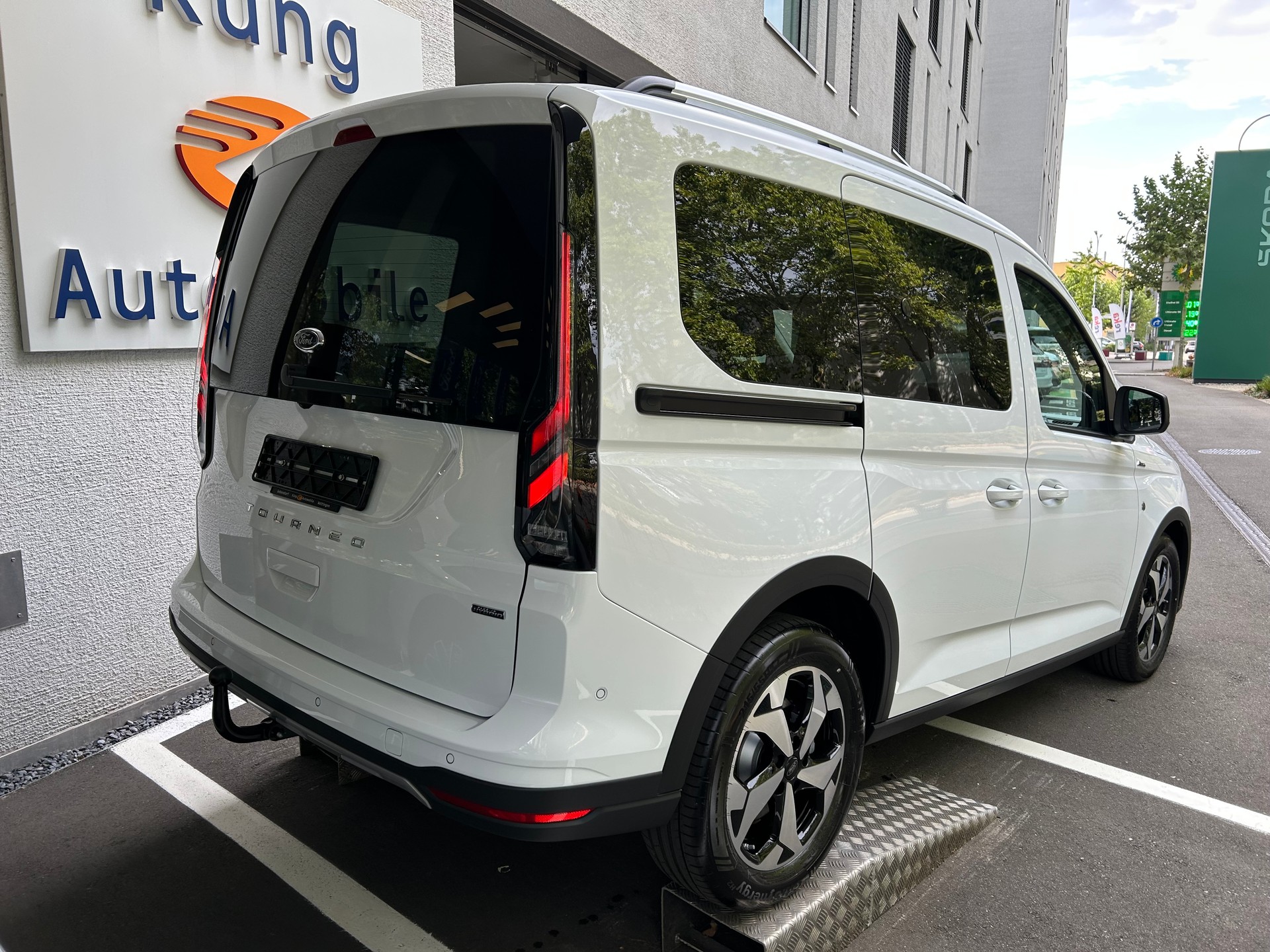 FORD Tourneo Connect 1.5 PHEV Active Automat-image-2
