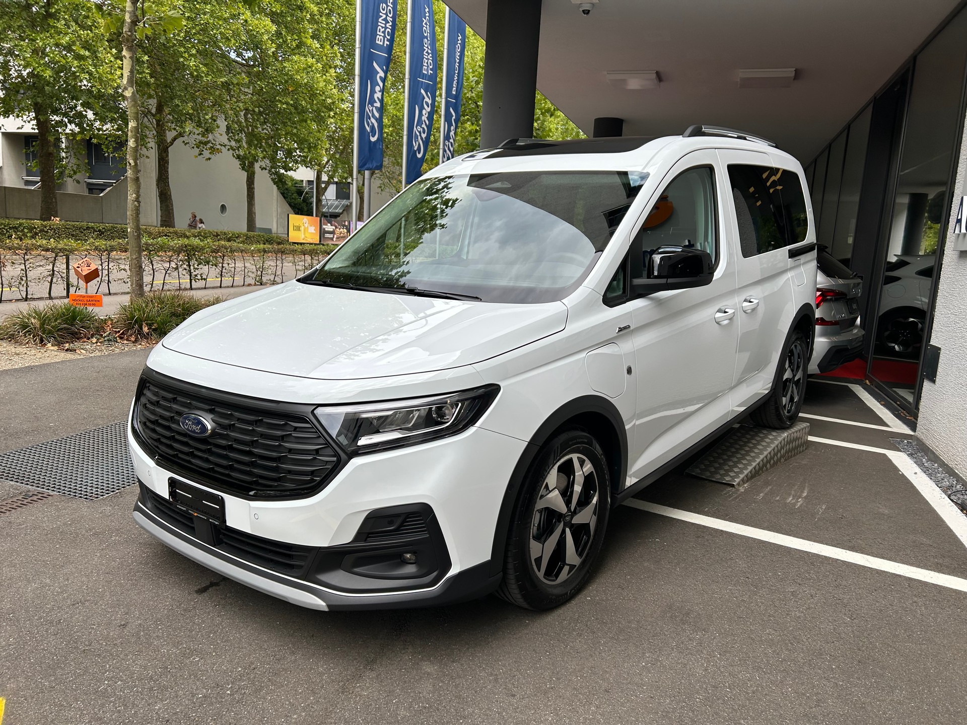 FORD Tourneo Connect 1.5 PHEV Active Automat-image-17