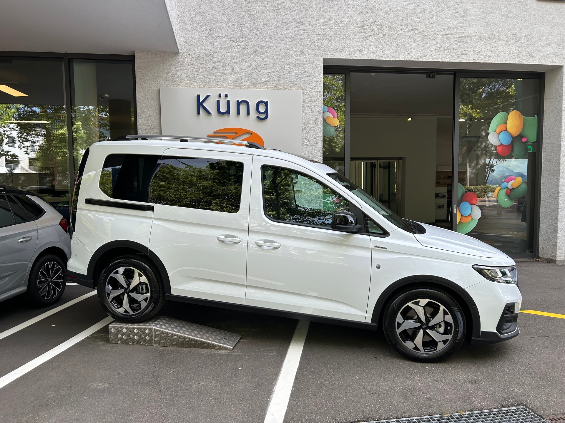 FORD Tourneo Connect 1.5 PHEV Active Automat-image-1