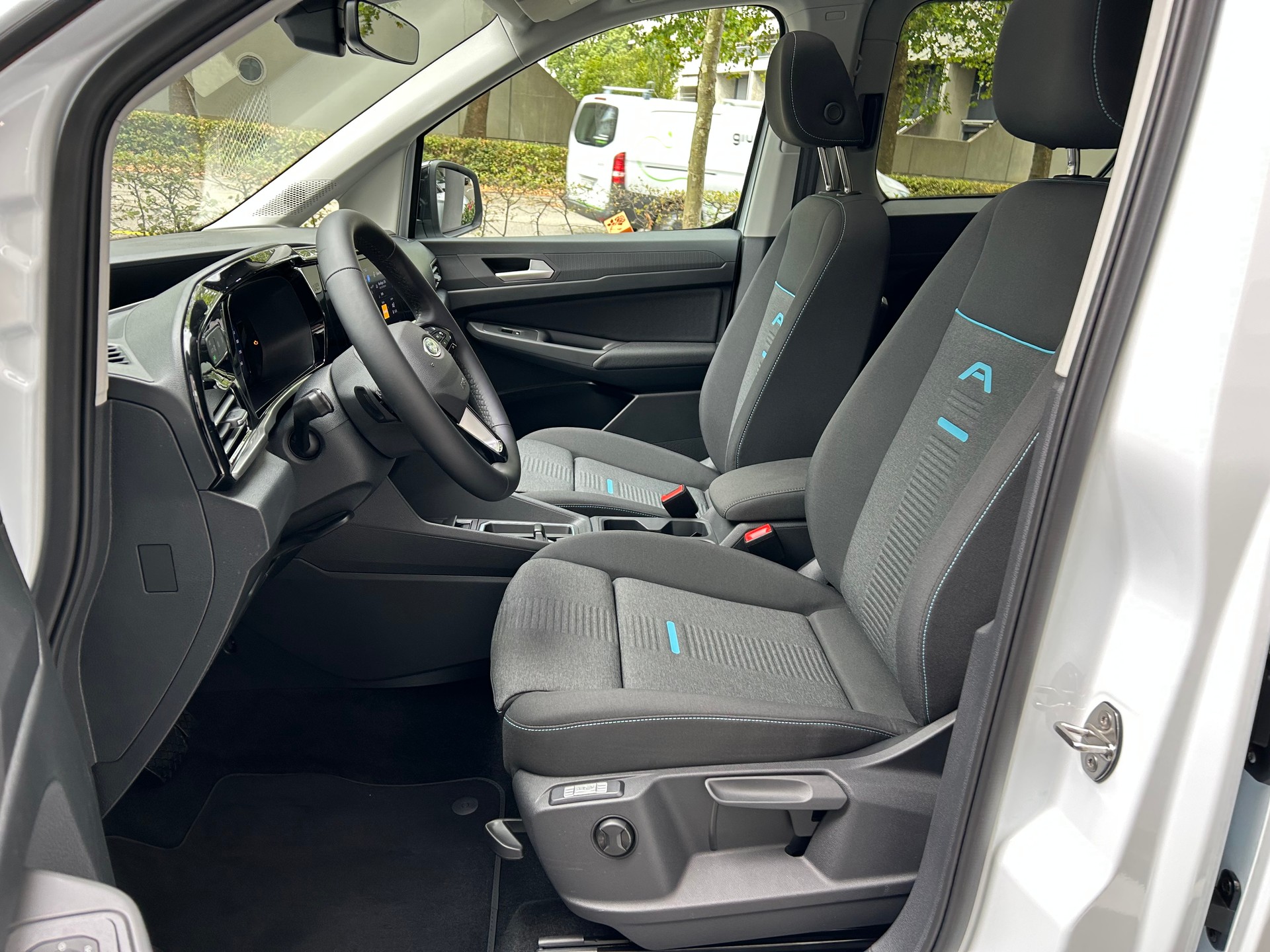 FORD Tourneo Connect 1.5 PHEV Active Automat-image-8