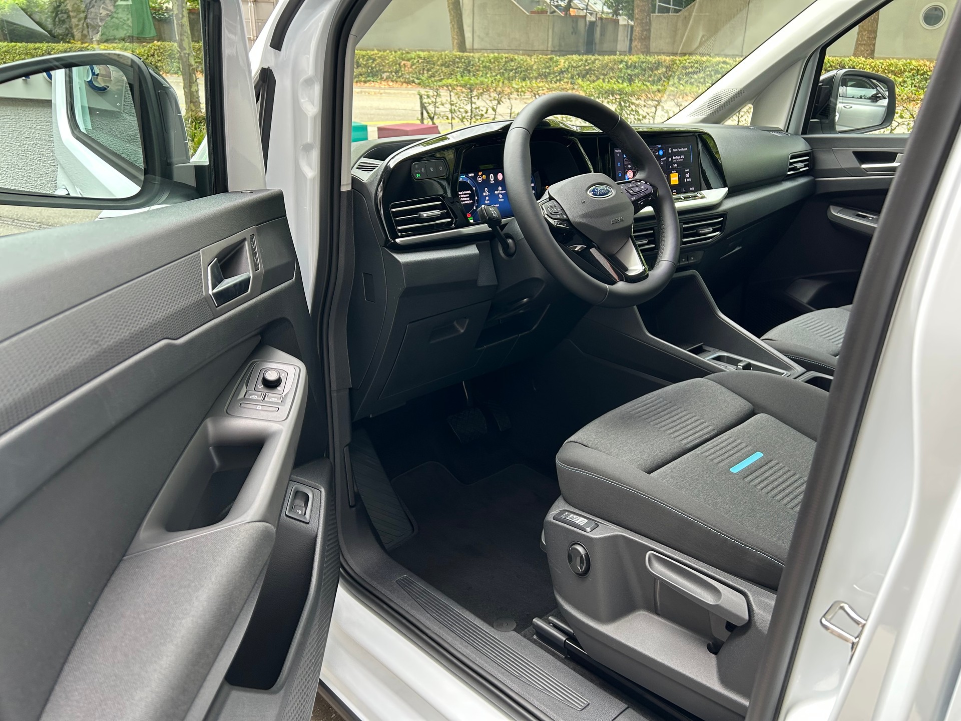 FORD Tourneo Connect 1.5 PHEV Active Automat-image-7