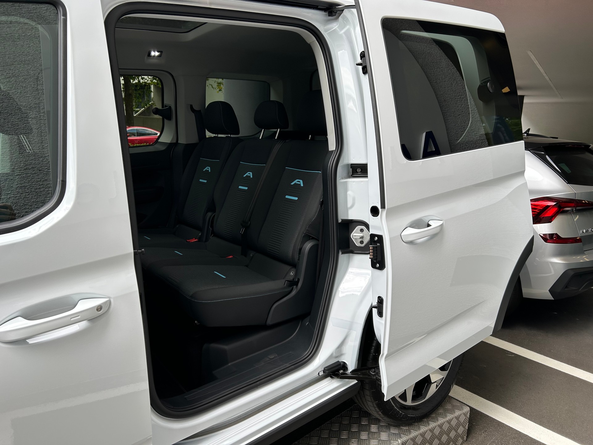 FORD Tourneo Connect 1.5 PHEV Active Automat-image-14
