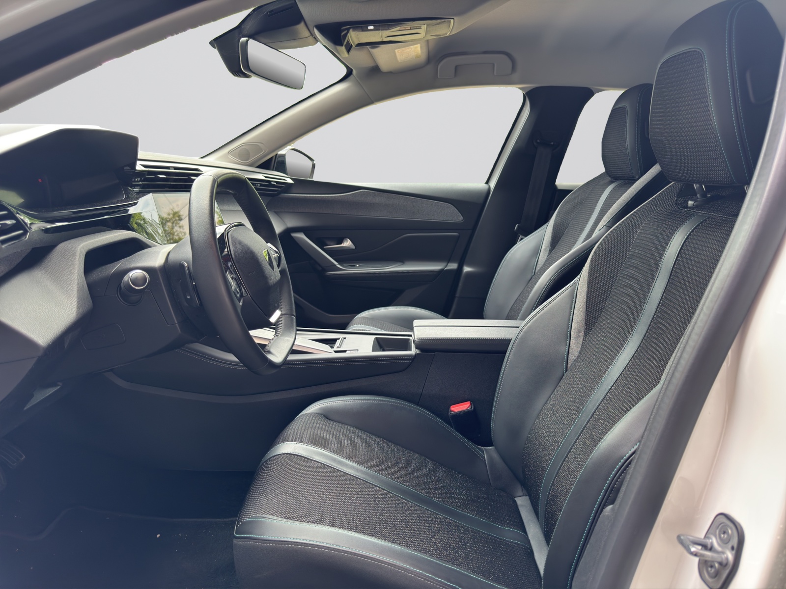 PEUGEOT 308 1.2 Allure Pack EAT8-image-4