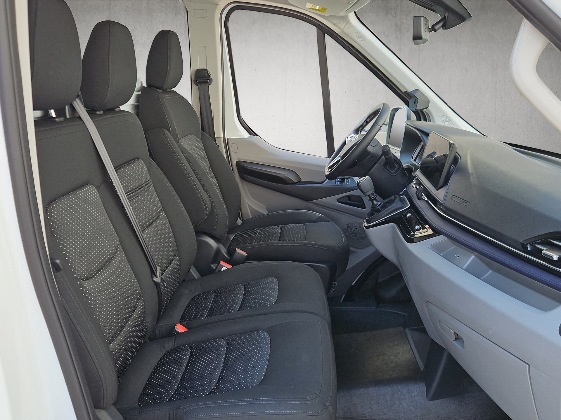 MAXUS Deliver 9 Kaw. L3H2 2.0 TD Luxury-image-8