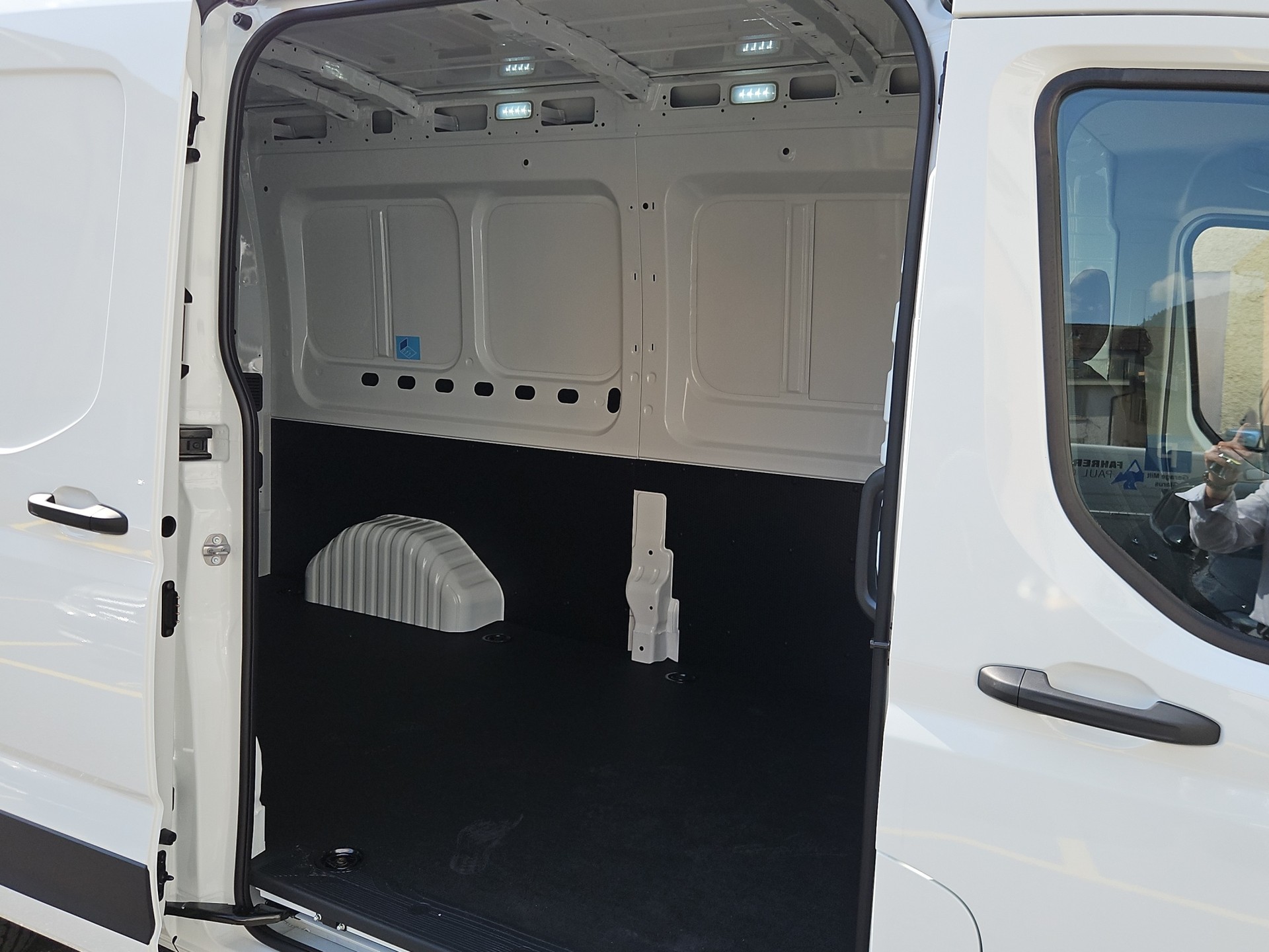 MAXUS Deliver 9 Kaw. L3H2 2.0 TD Luxury-image-11