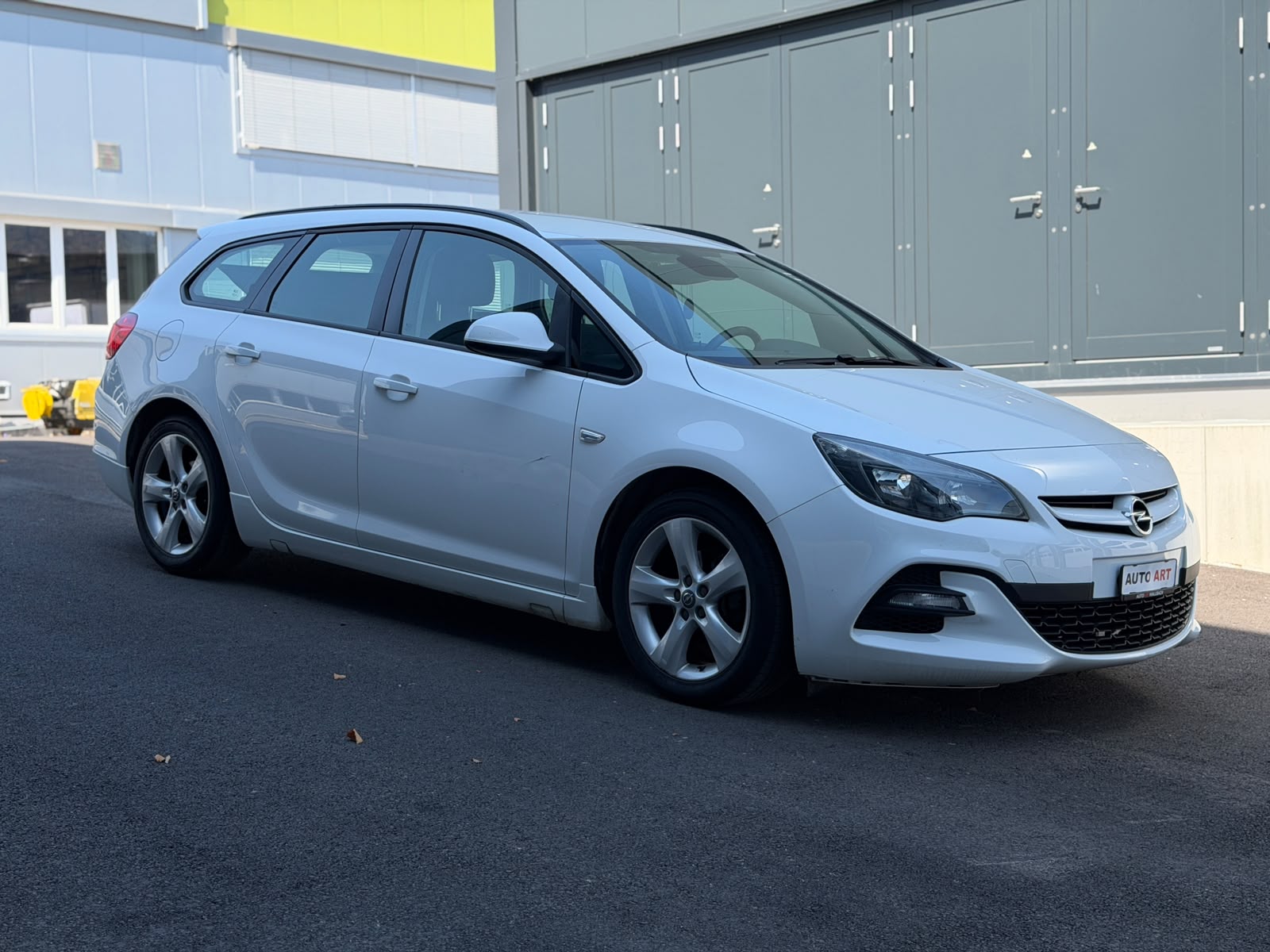 OPEL Astra SportsTourer 1.4i 16V Turbo Sport Automatic-image-6