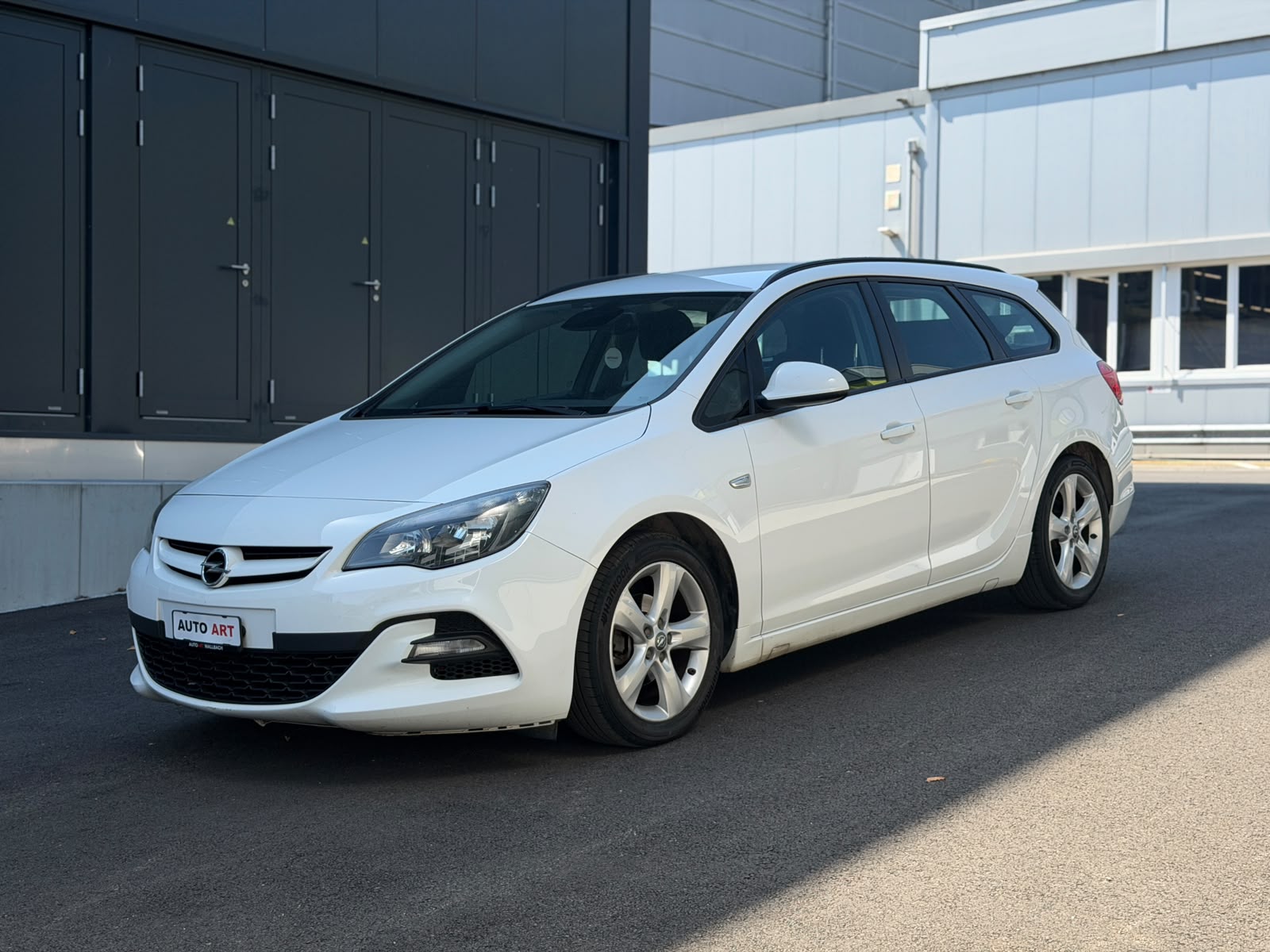 OPEL Astra SportsTourer 1.4i 16V Turbo Sport Automatic-image-0