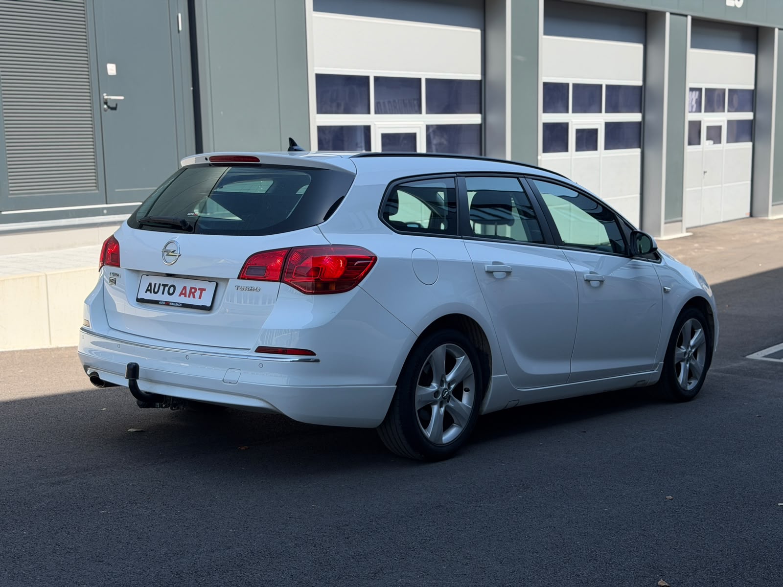 OPEL Astra SportsTourer 1.4i 16V Turbo Sport Automatic-image-4