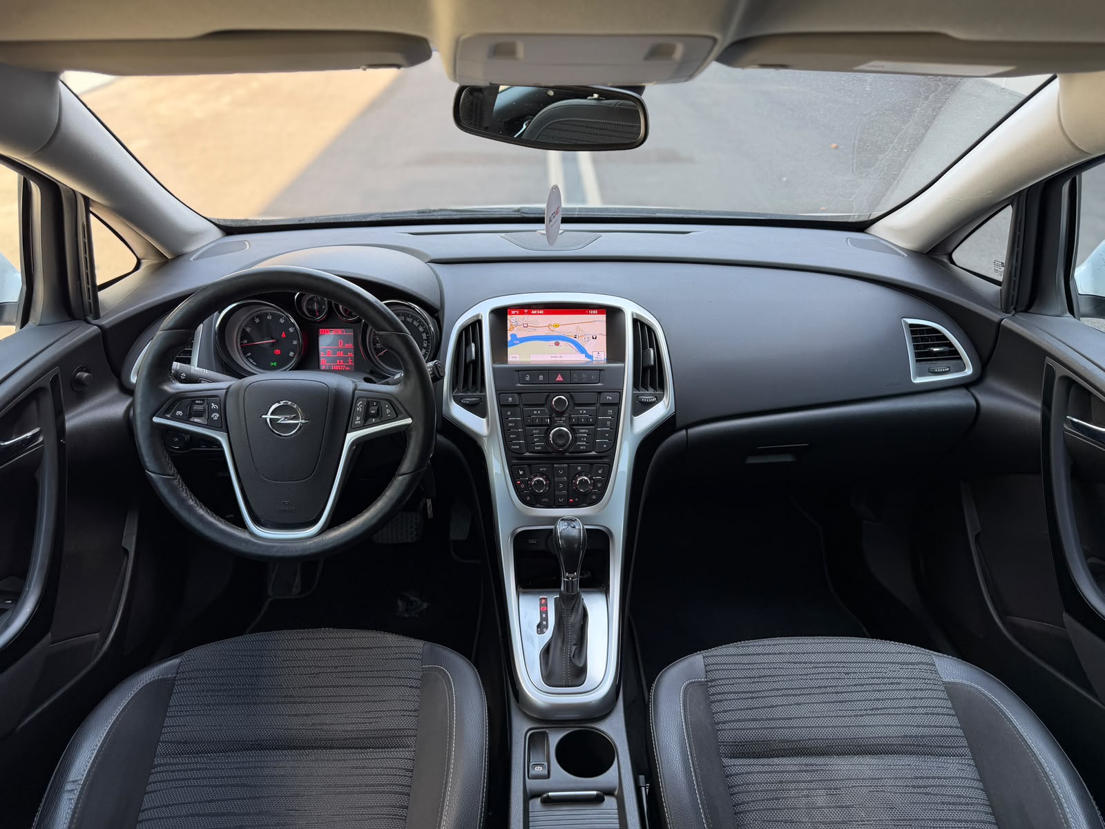 OPEL Astra SportsTourer 1.4i 16V Turbo Sport Automatic-image-10