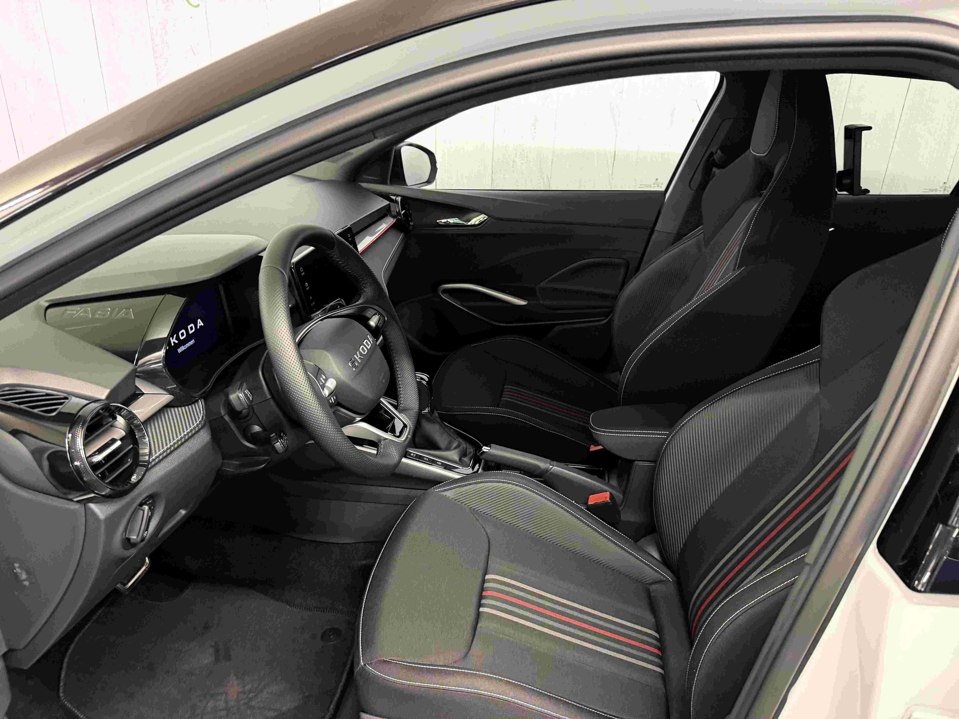 SKODA Fabia 1.5 TSI 130 DSG-image-4