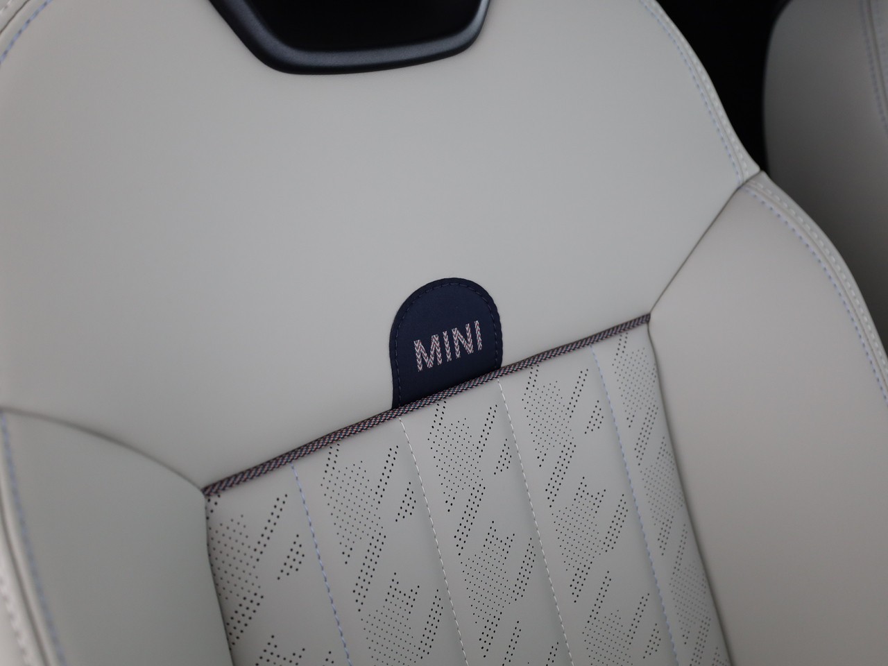 MINI Cooper S Cabriolet DKG-image-39