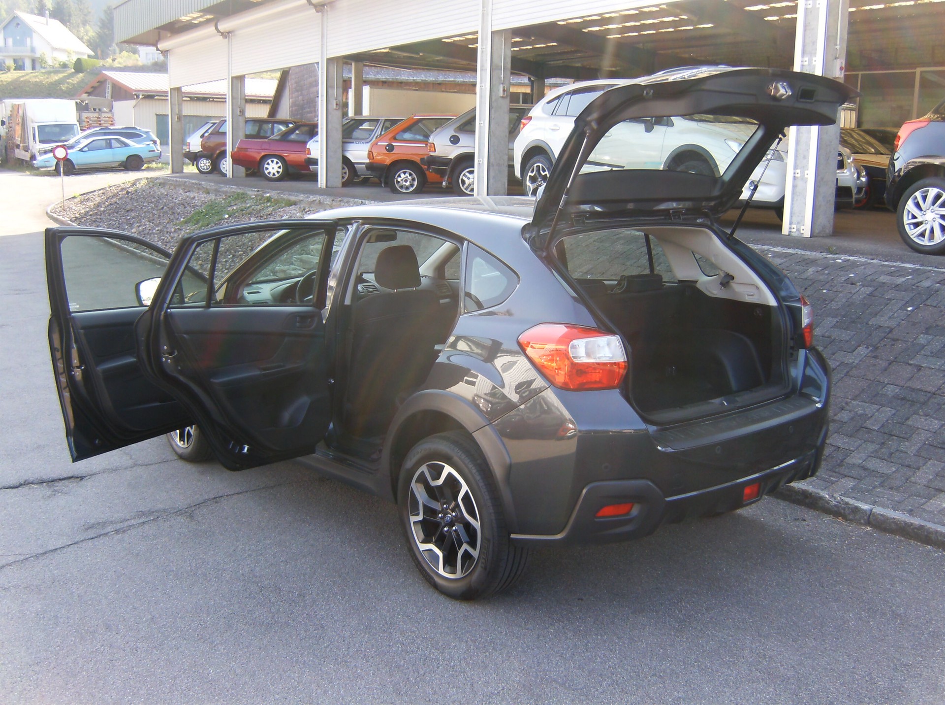 SUBARU XV 1.6 Swiss One AWD CVT-image-4