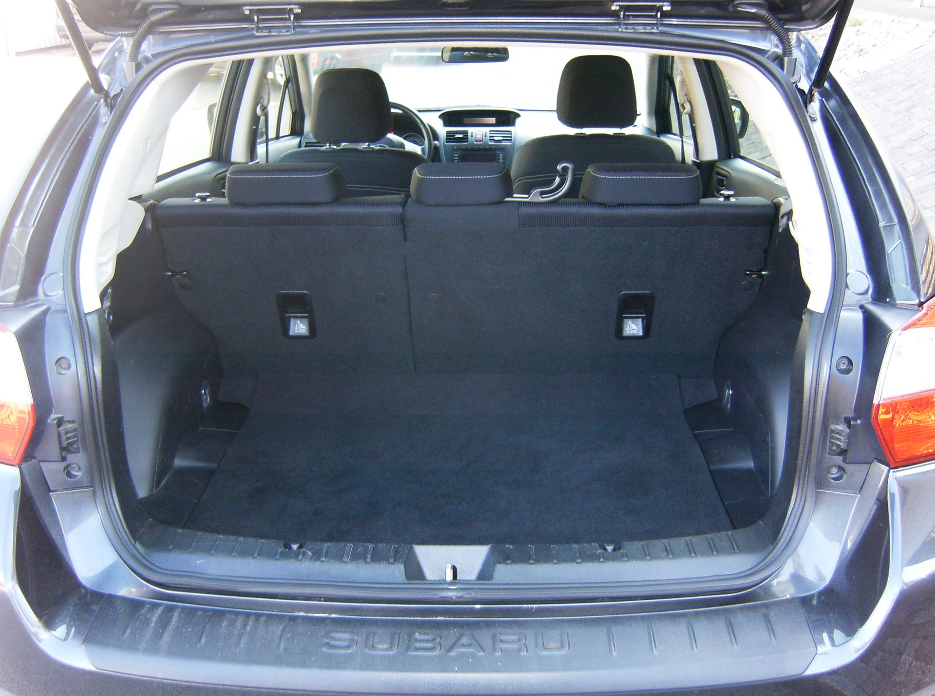 SUBARU XV 1.6 Swiss One AWD CVT-image-7