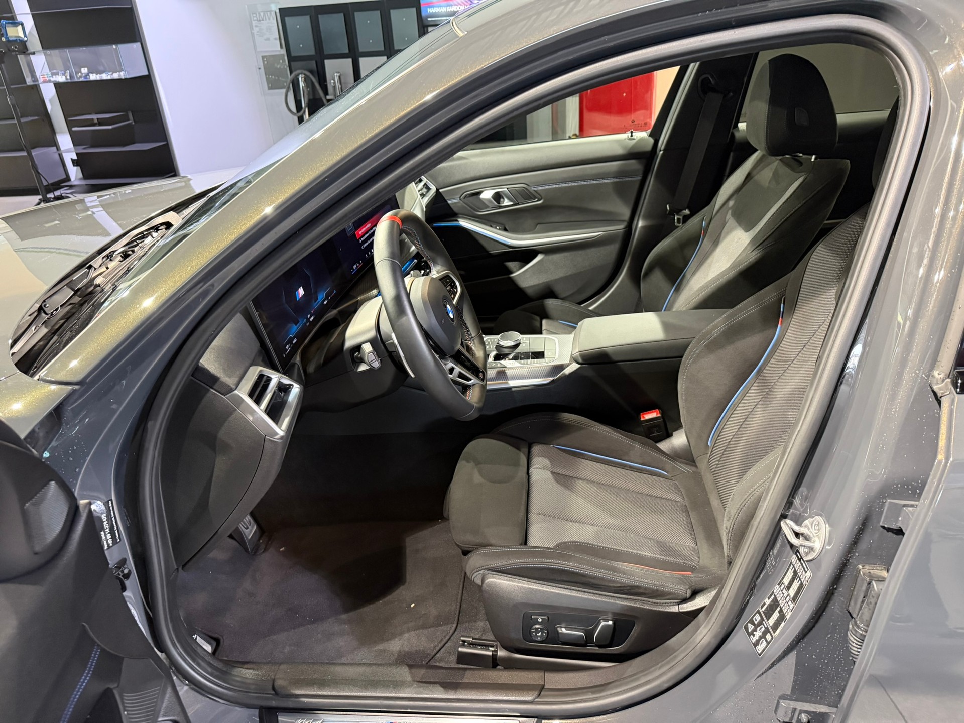 BMW M340i xDrive 48V Steptronic-image-8