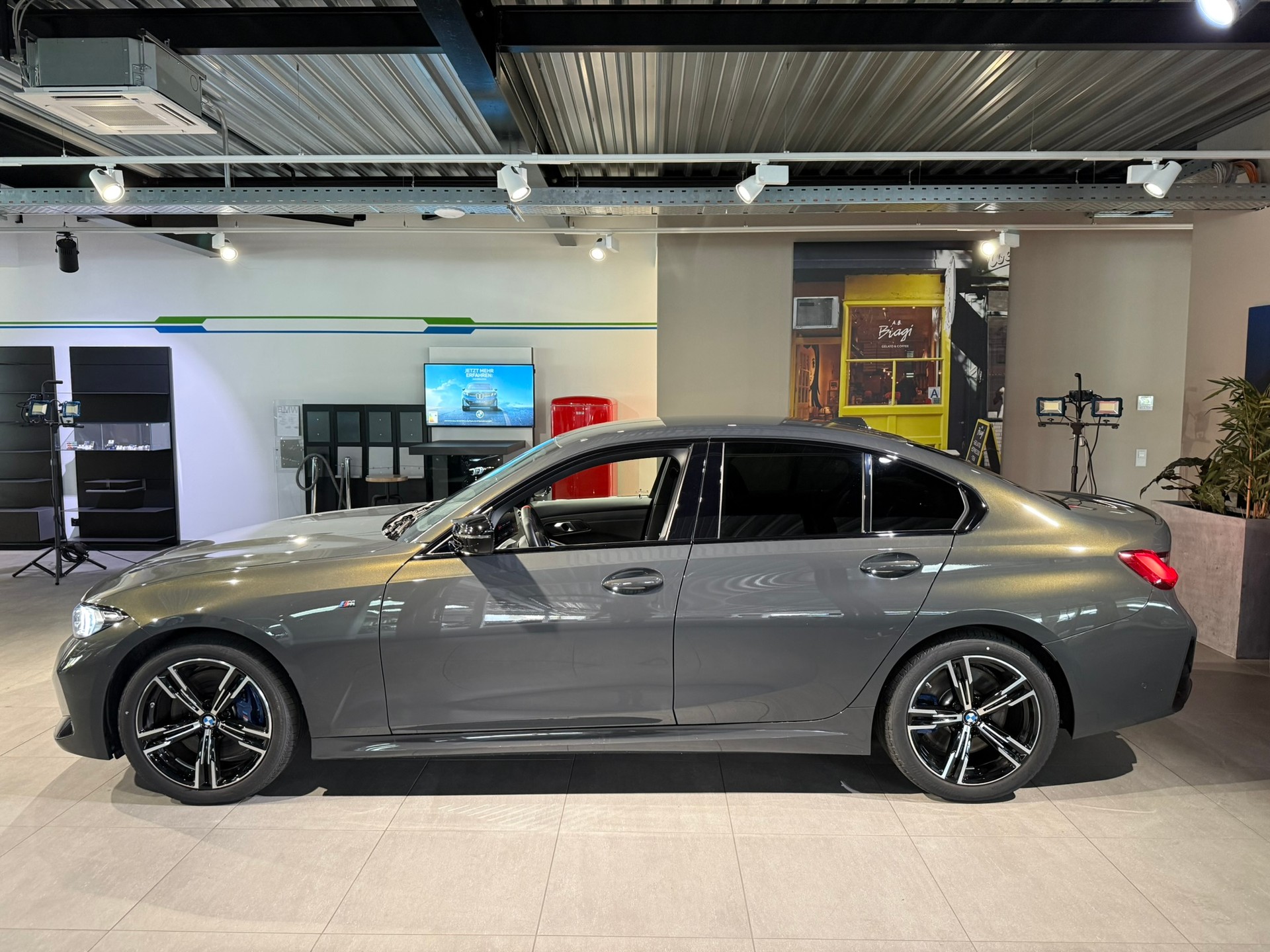 BMW M340i xDrive 48V Steptronic-image-4