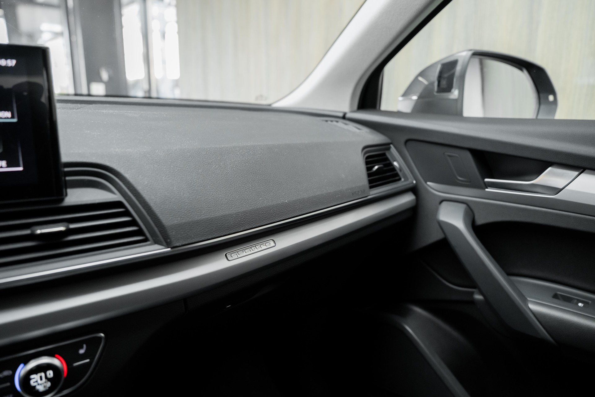 AUDI Q5 55 TFSI e PHEV S line quattro S-tronic-image-15