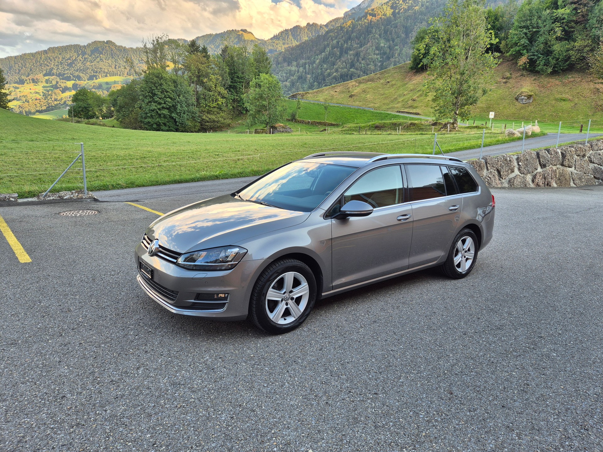 VW Golf 1.4 TSI Highline DSG-image-1